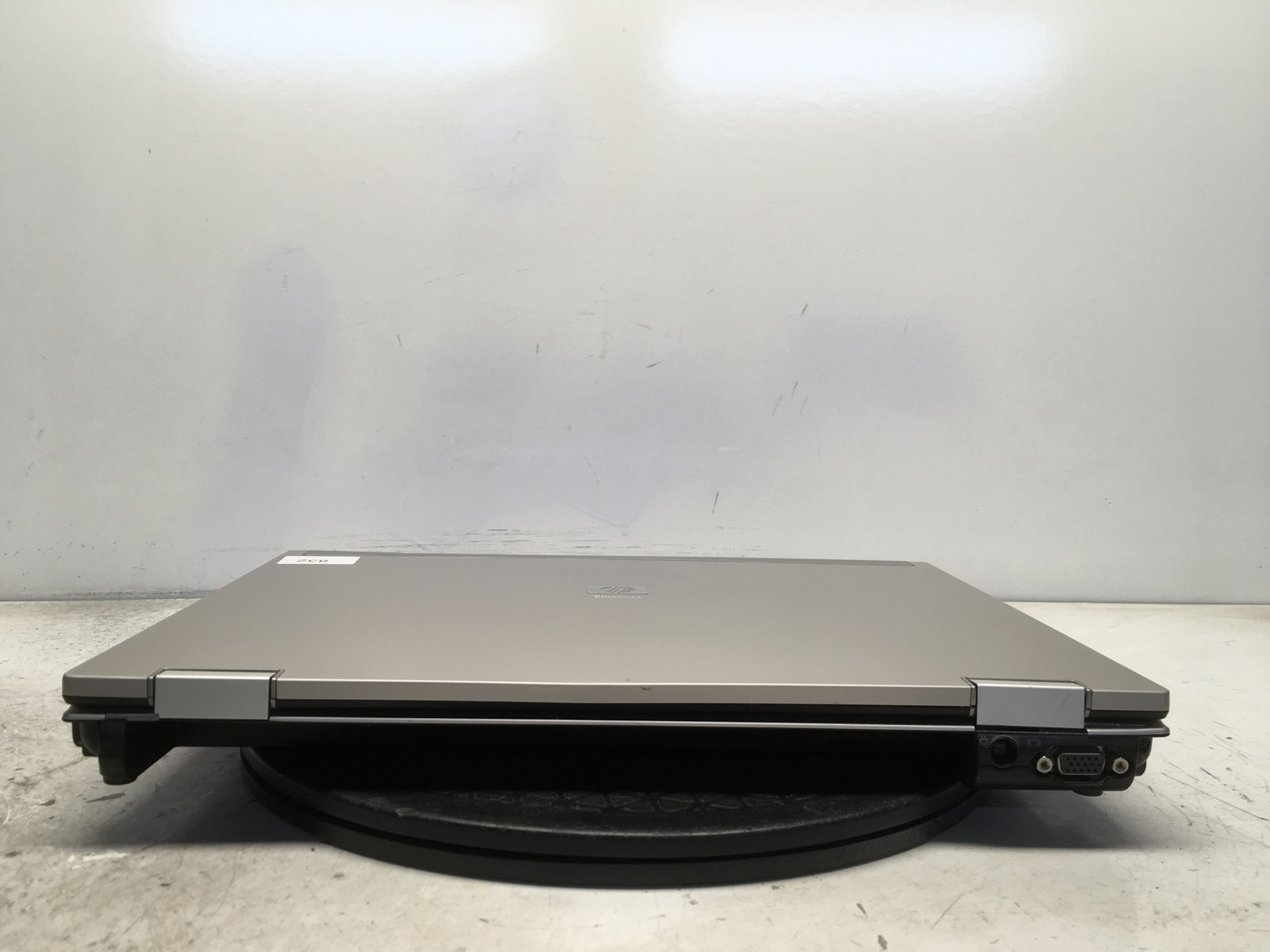 HP EliteBook 8530P Intel Core 2 Duo T9400 2.53GHz 4 GB NO HDD No Batt