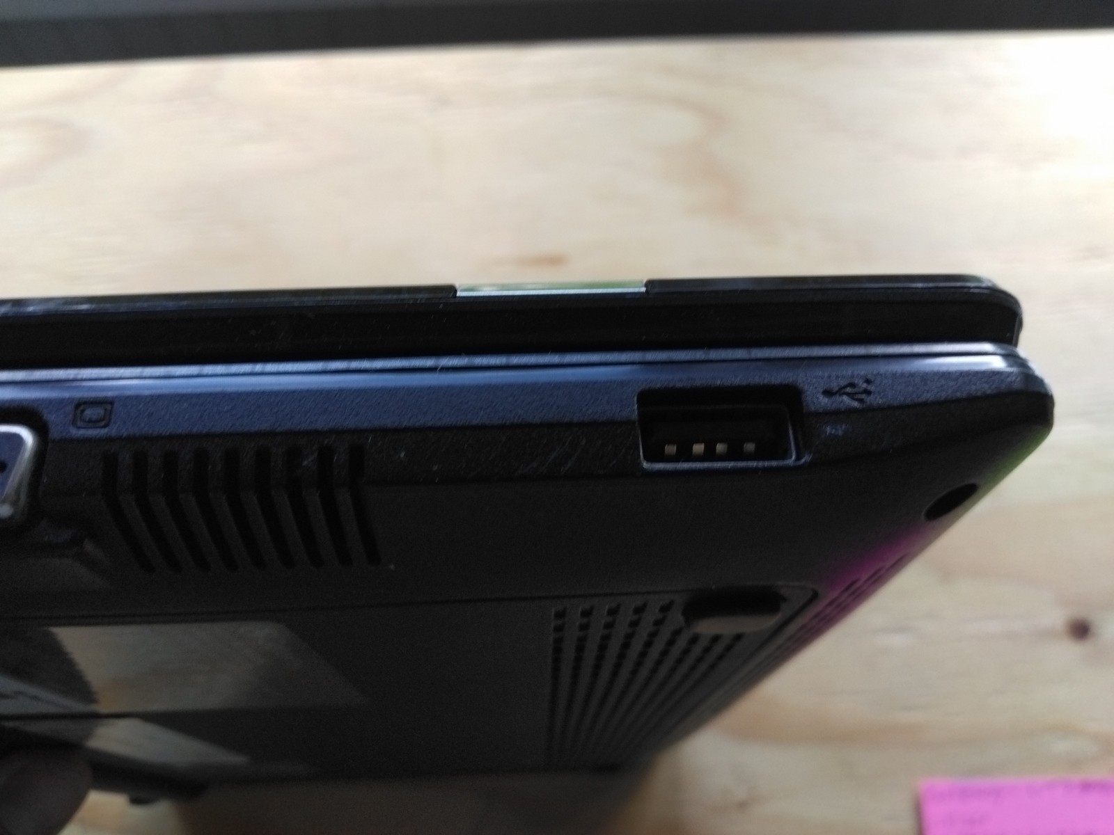 Gateway LT2802u 10.1″ Netbook-Intel Atom N455-120GB SSD-2GB RAM-Windows 7-Office
