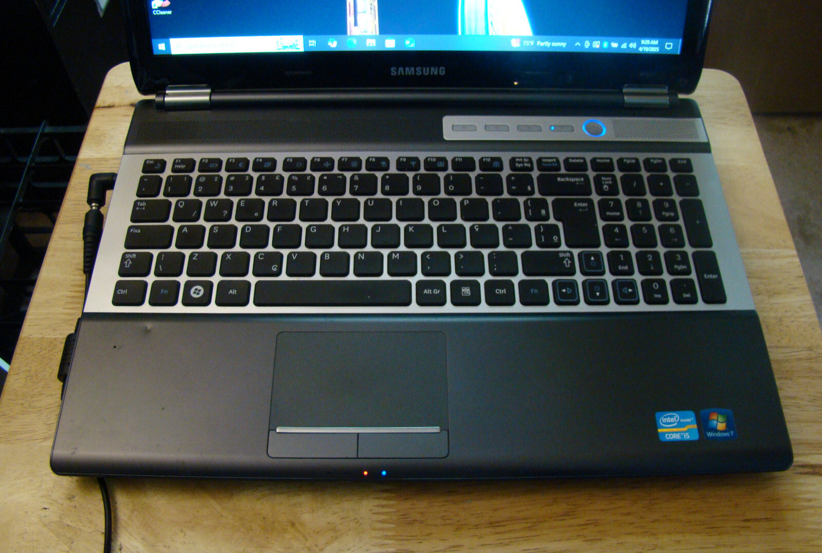 Samsung RF511/Core i5-2450M 2.50ghz/6gb/500gb/Windows 10 Pro/Webcam/BT/Hdmi/15.6