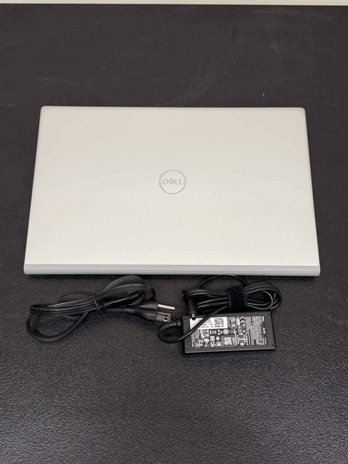 Dell Inspiron 5502 15.6″ FHD Intel Core i5-1135G7 8GB RAM 512GB SSD Windows 11