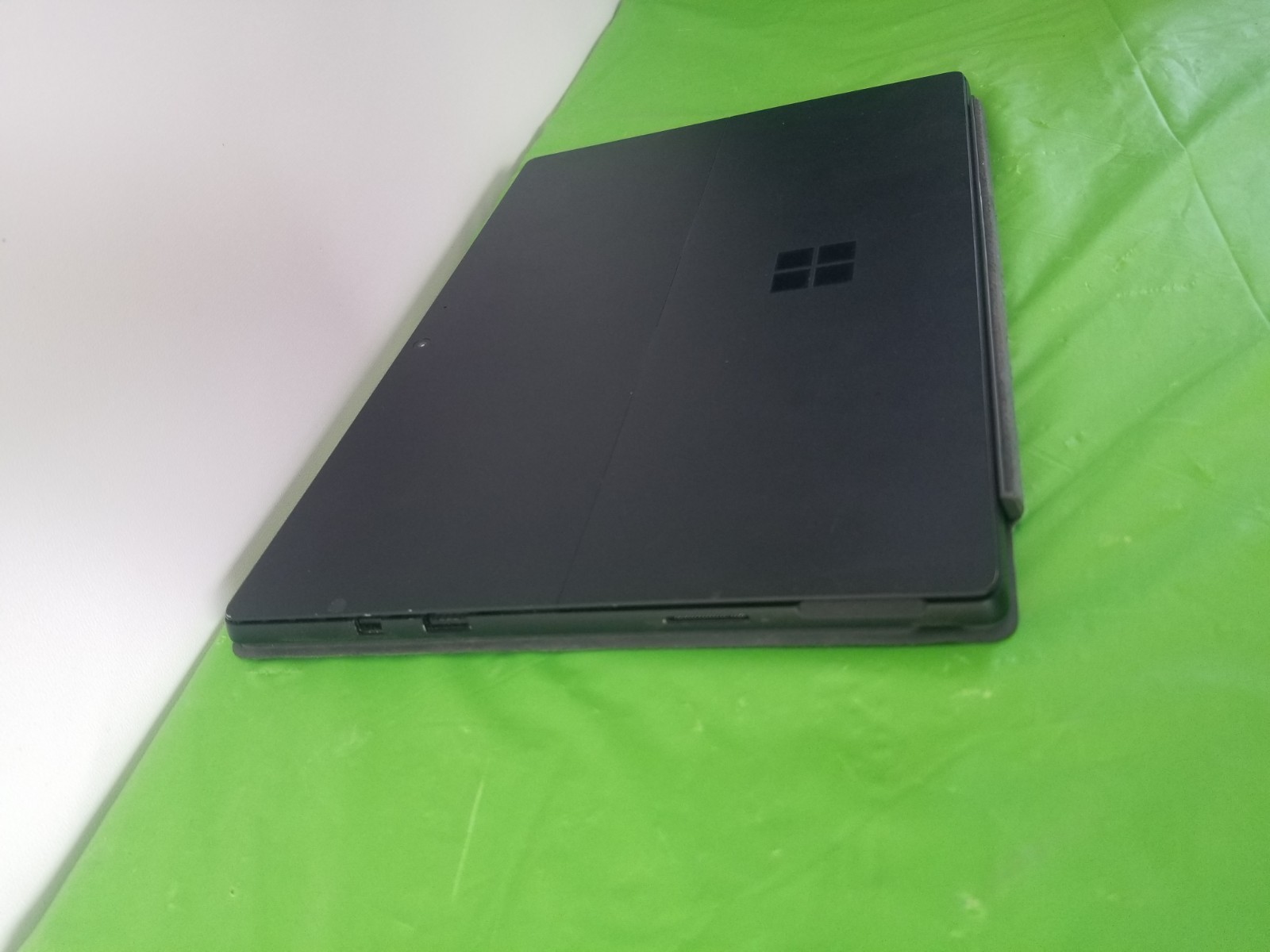 Microsoft Surface Pro 6 1796 i7-8650U 1.9GHz 256GB SSD 8GB DDR3 Black GOOD