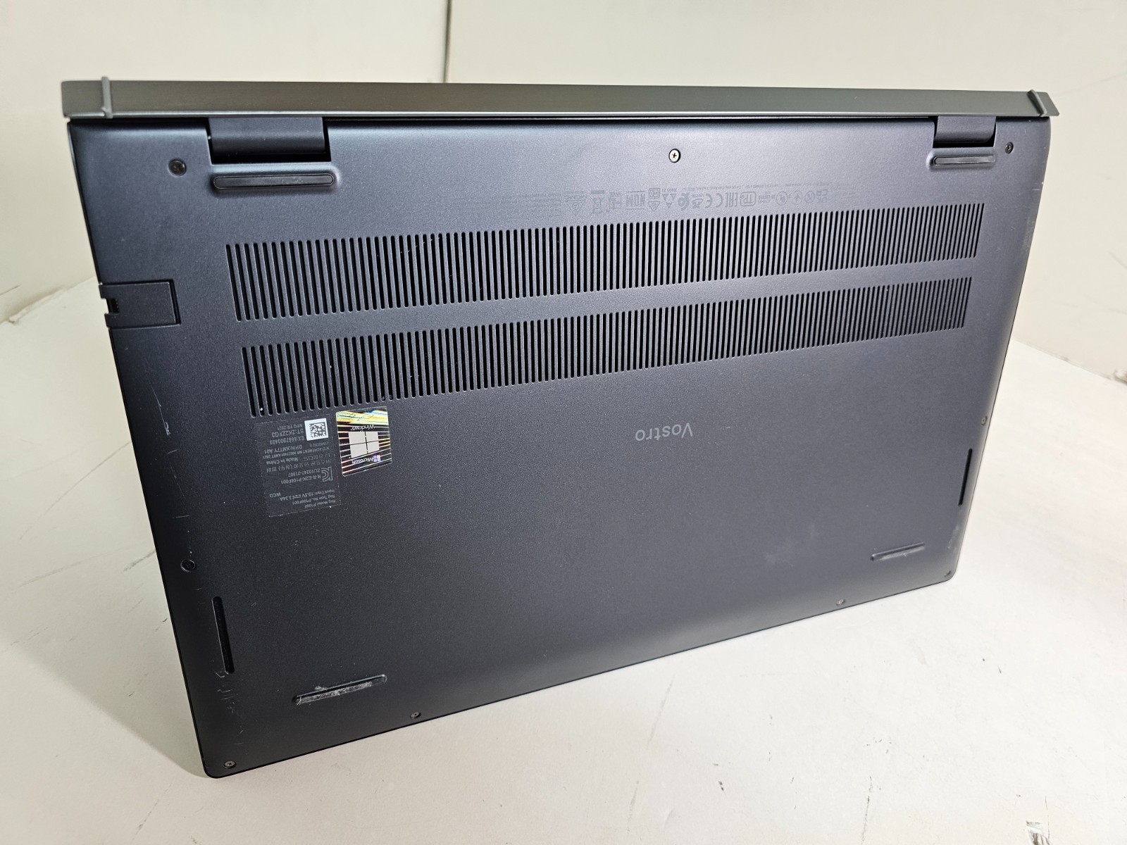 Dell Vostro 5510 Laptop – 3.3 GHz i7-11370H 16GB 512GB SSD WiFi Cam 15.6″ – SP2