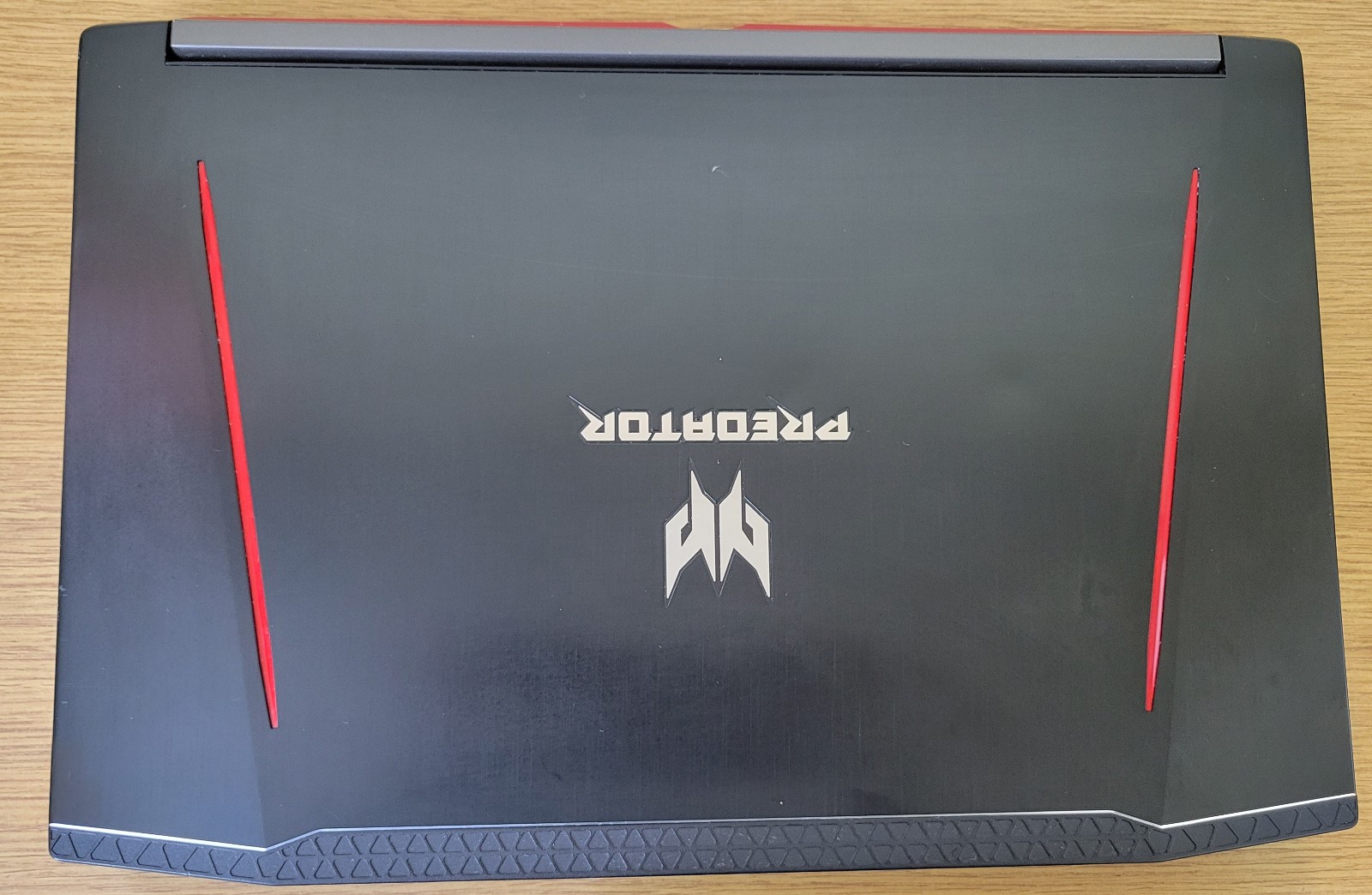 ACER Predator Hellios300 G3-571 i7-7700HQ 2.80GHz 16GB 250GB NVMe Gtx 1060 No OS