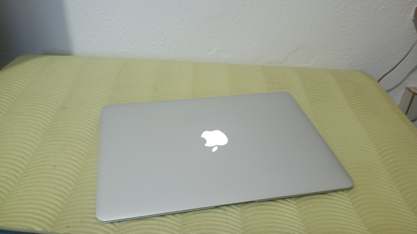 macbook air a1466 13″ 2012 i5 4GB 256gb ssd OSX CATALINA