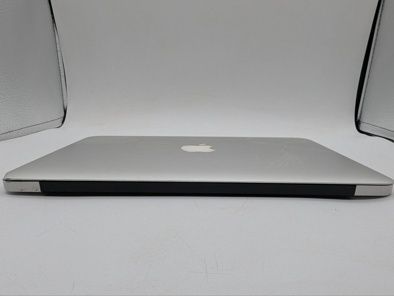 2011 Apple MacBook Air 11″ i5 1.8GHz 2GB RAM 64GB SSD A1370 – For Parts – ST49