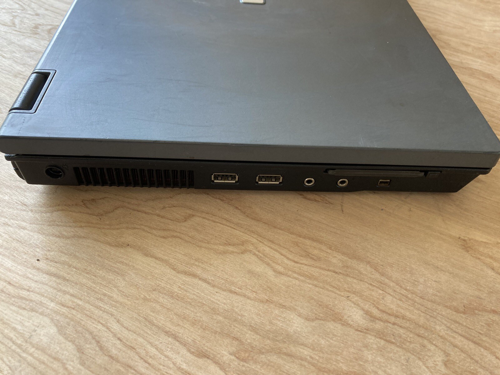 HP Compaq 6710b 15.4in. Intel core 2 Duo @2.1GHz/2Gb/120 Gb, Linux Mint
