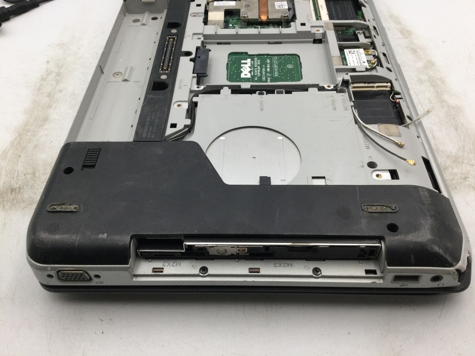 DELL LATITUDE E5520 – BOOTS TO BIOS – INTEL I5 2540 – NO RAM – 15″ – READ – BB!
