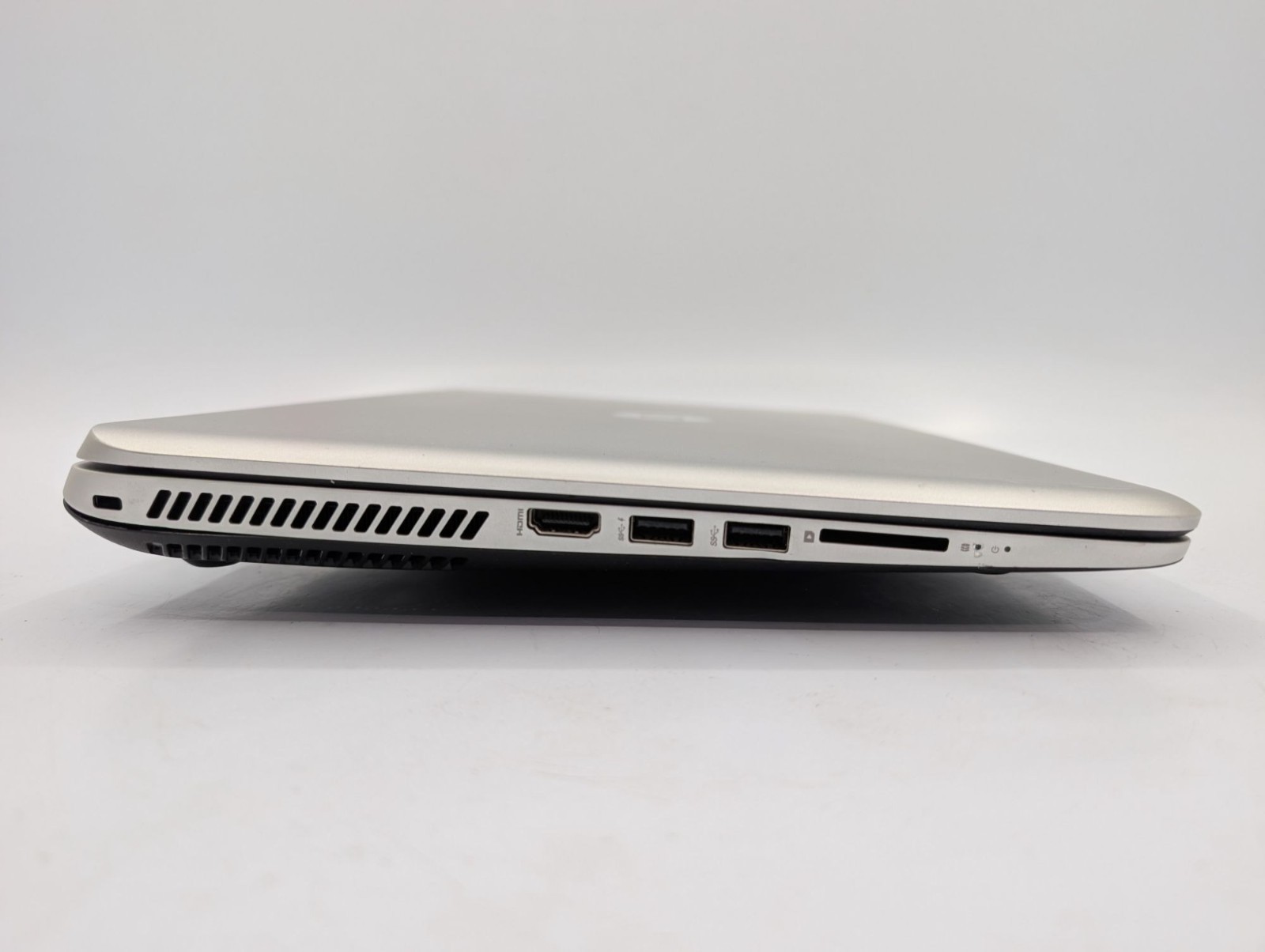 HP Envy TouchSmart 15-J073CA 15.6″ Laptop i7-4700MQ 4GB RAM For Parts