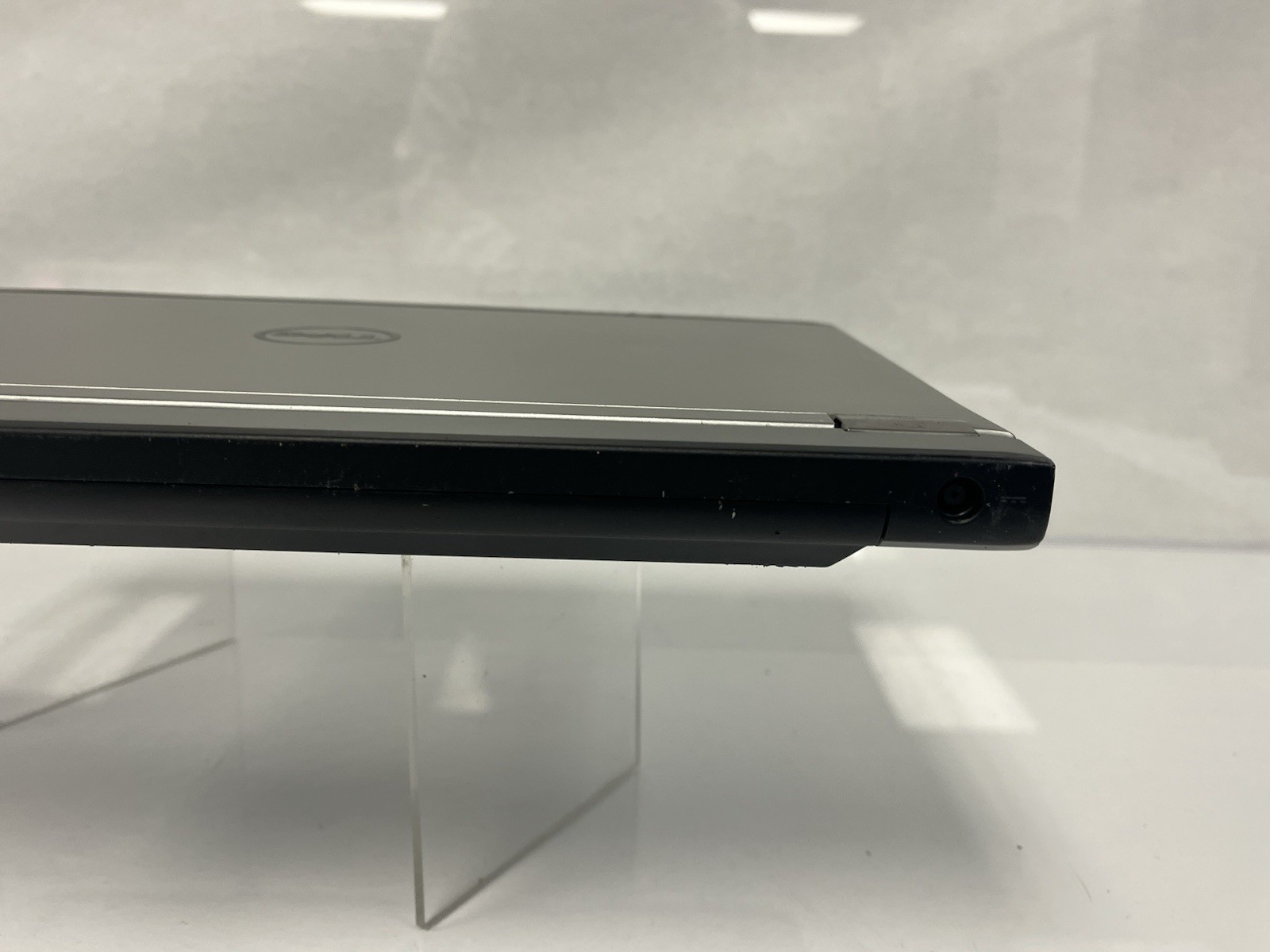 Dell Latitude 3300 13.3″ Intel Core i3-2375M CPU @ 1.50Ghz 4GB Ram 64GB SSD