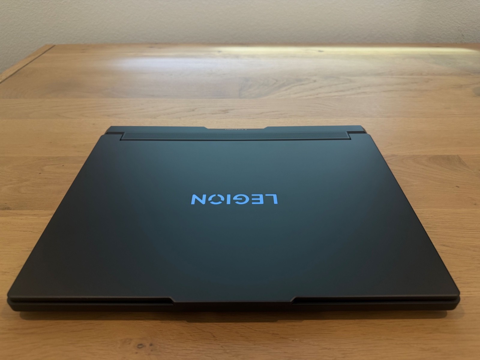 Lenovo Legion 7i RTX 5090 64GB 2TB 16″ Intel Ultra 9 (Mint Condition) Warranty
