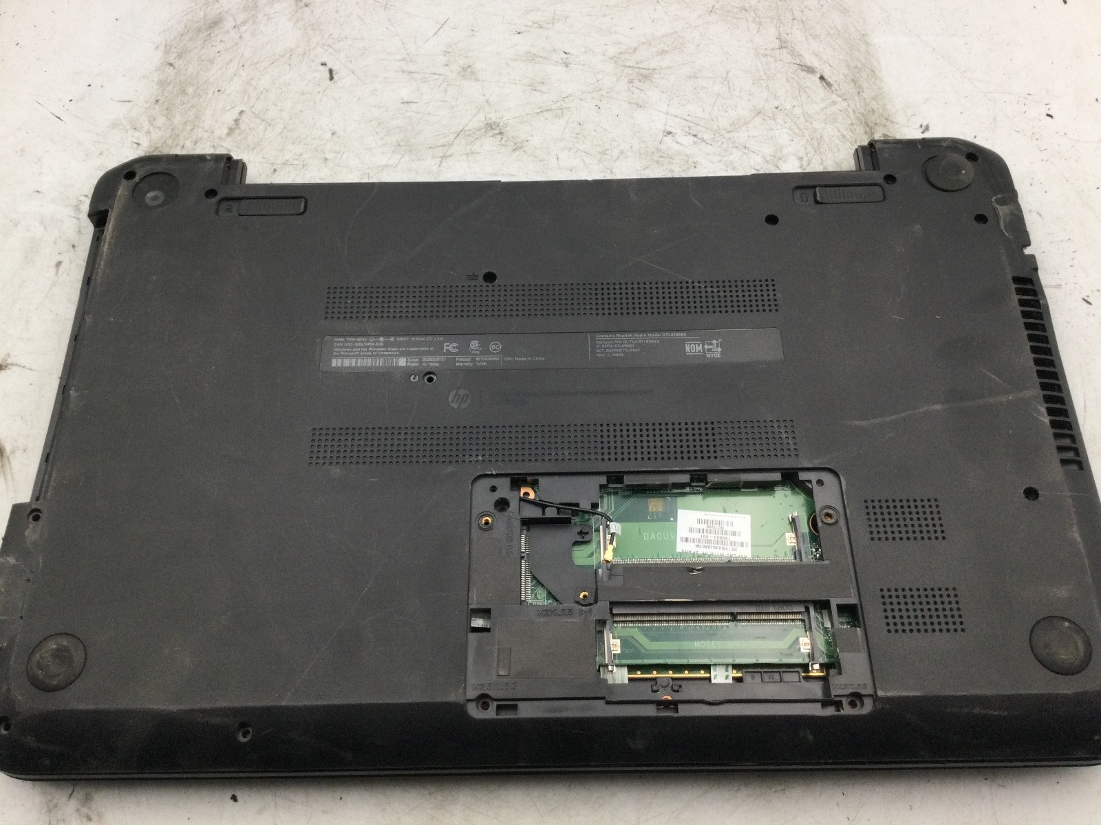 HP PAVILION 15 F305DX – FOR PARTS – AMD A6 – NO RAM – READ DESC – BB