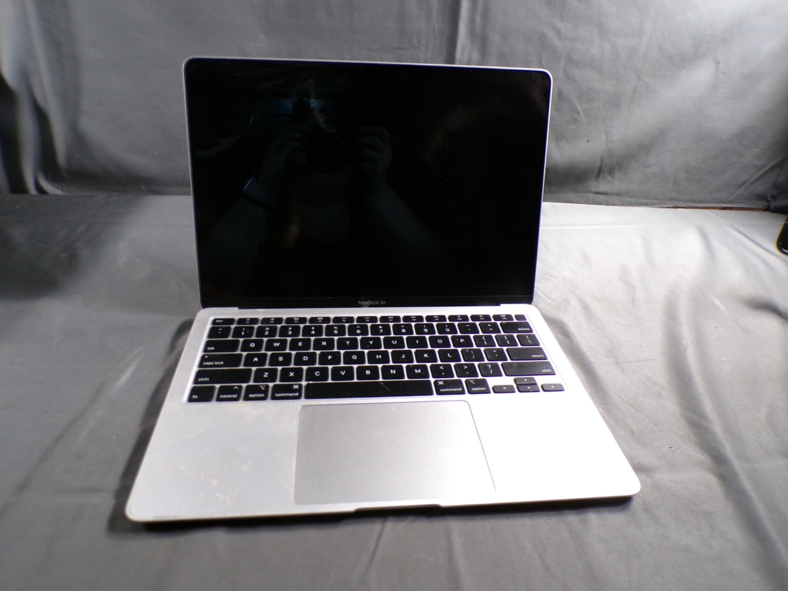 MACBOOK AIR “CORE I3″ 1.1 13” (SCISSOR, 2020) 1.1 GHZ CORE I3 (13-1000NG4)