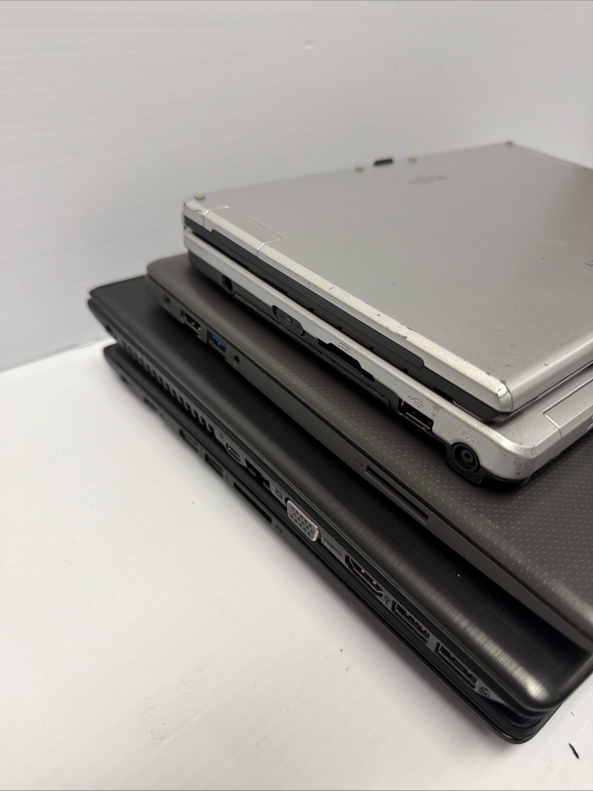 Lot of 4 Laptops Acer Aspire Fujitsu Pentium i5 For Parts Repair Bundle