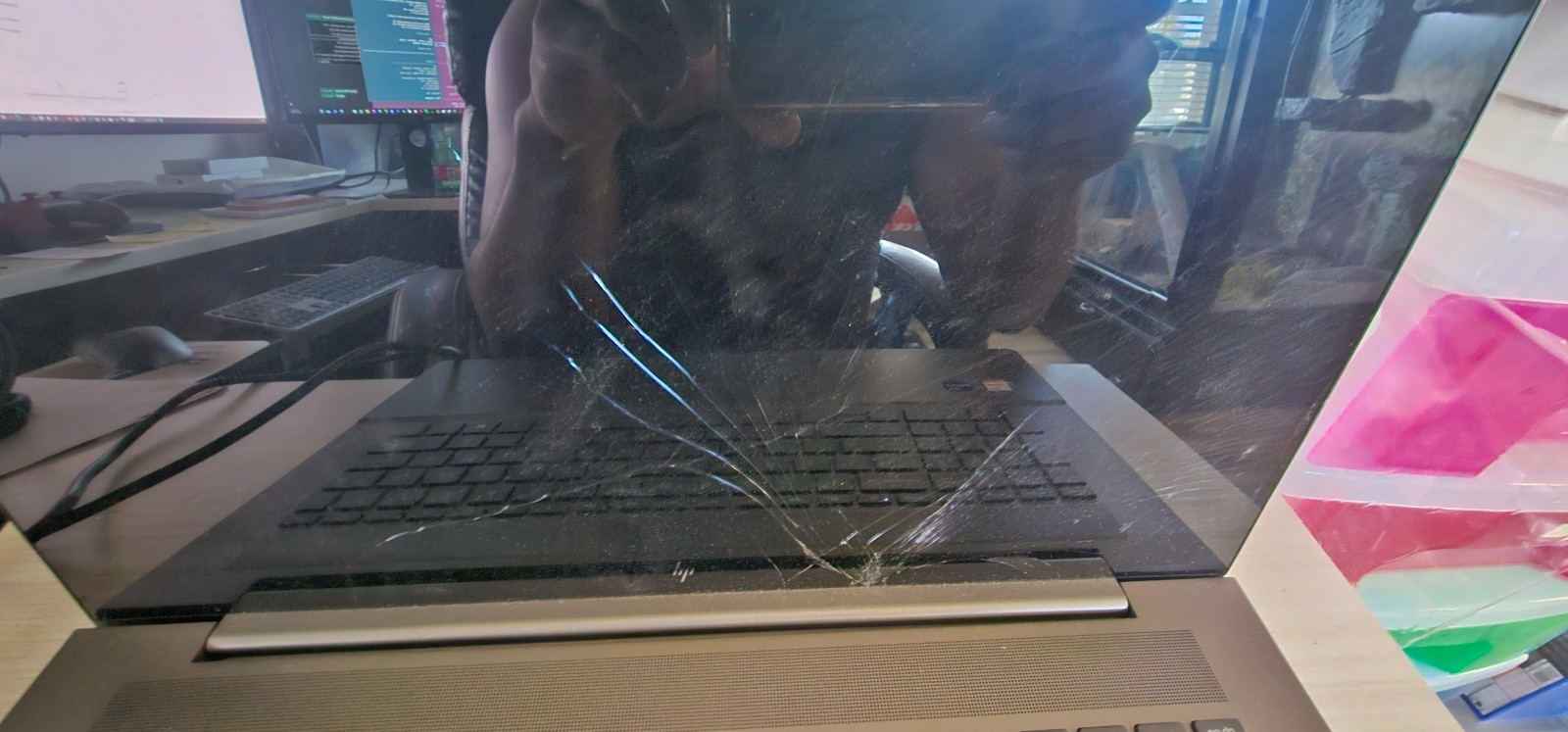 HP Envy 17T-CR100 17.3″ Touch i7-13700H 16GB 512GB SSD W11H, Touch but has issue