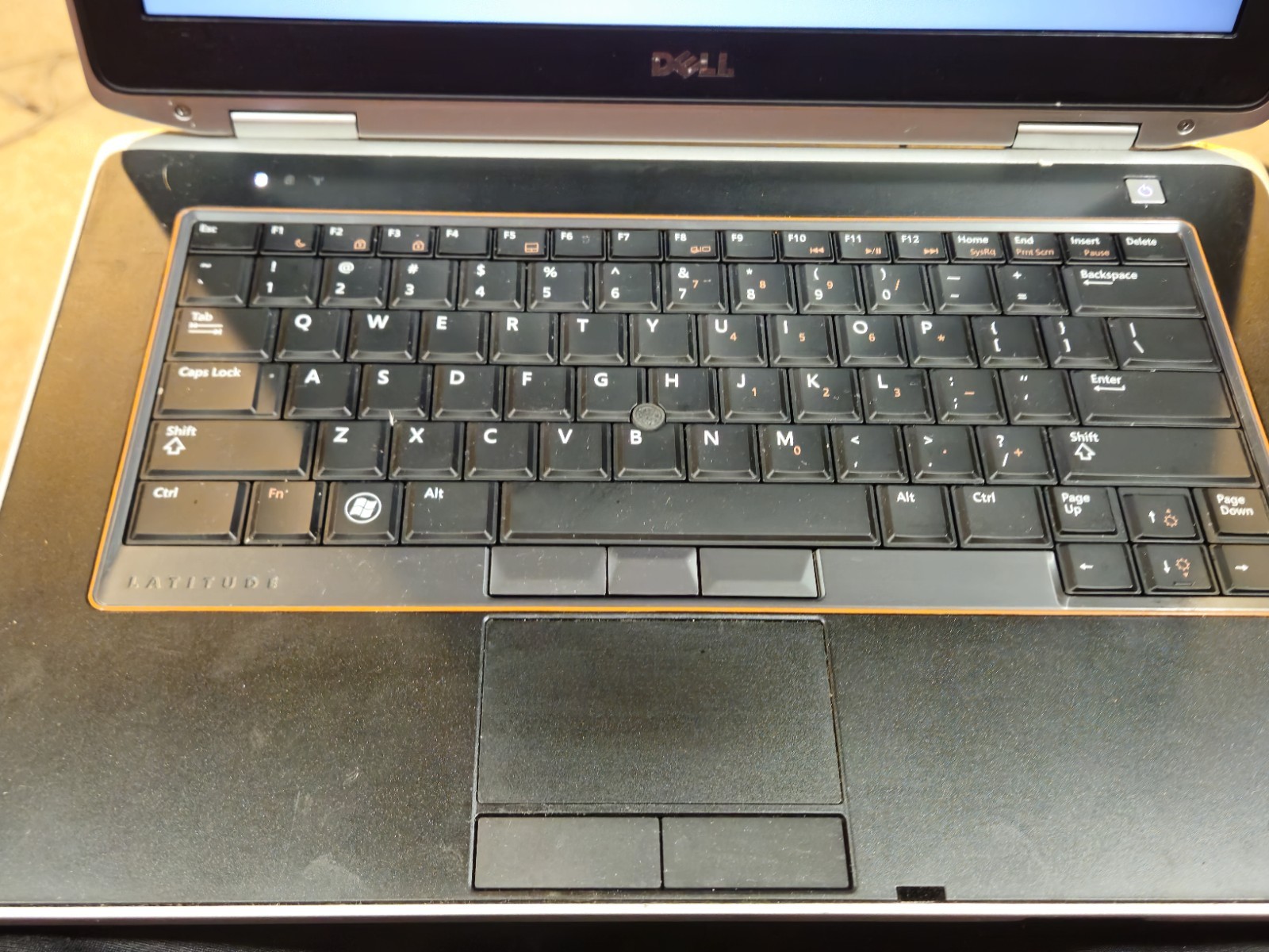 Dell Latitude E6420 Intel Core i5-2520M 2.40GHz, 4GB RAM. No HDD. Boot to BIOS.