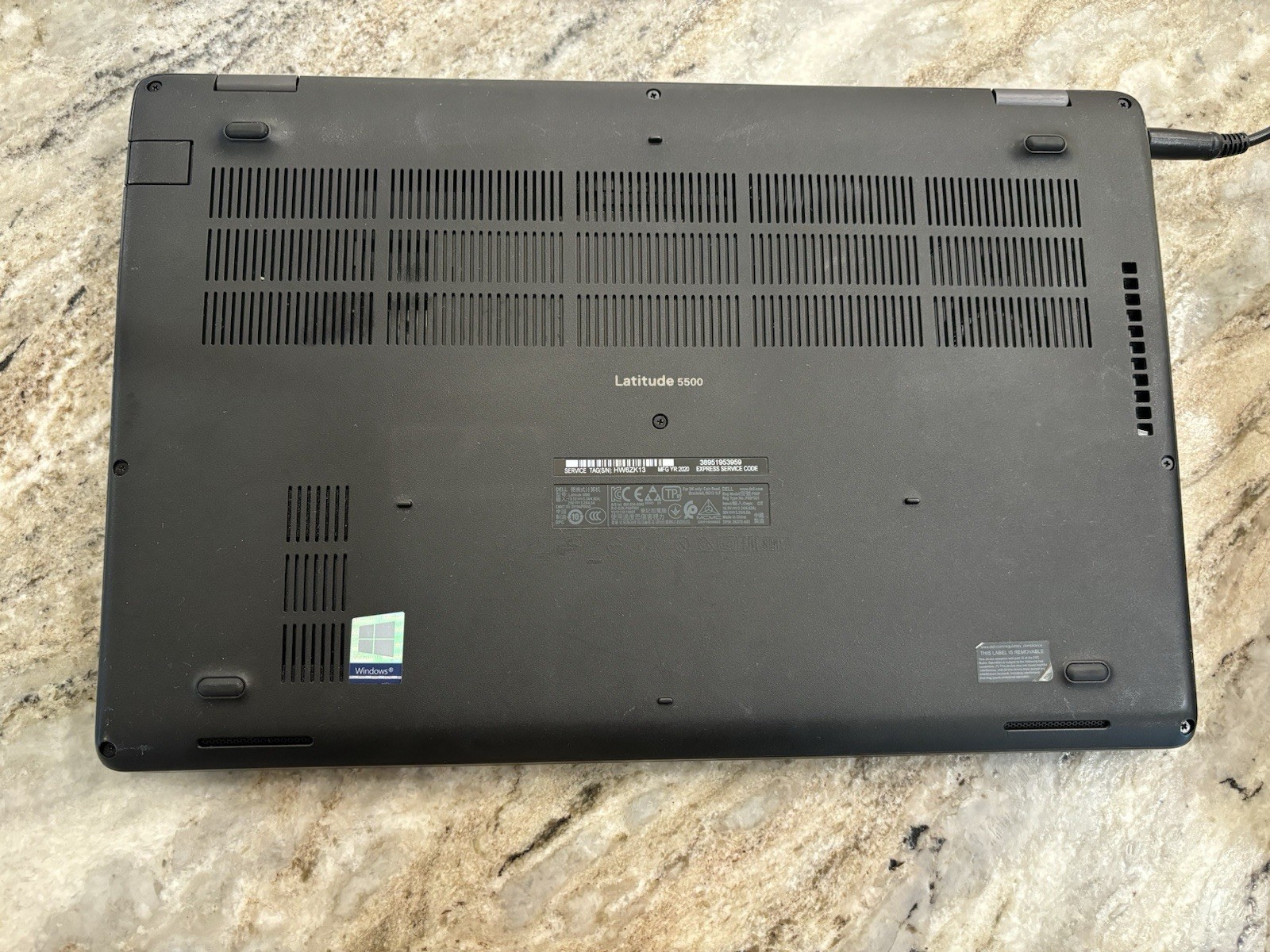Dell Latitude 5500 | 15.6″ | i5-8265U 1.60GHz | 16GB RAM 240GB SSD | WIN 11 PRO