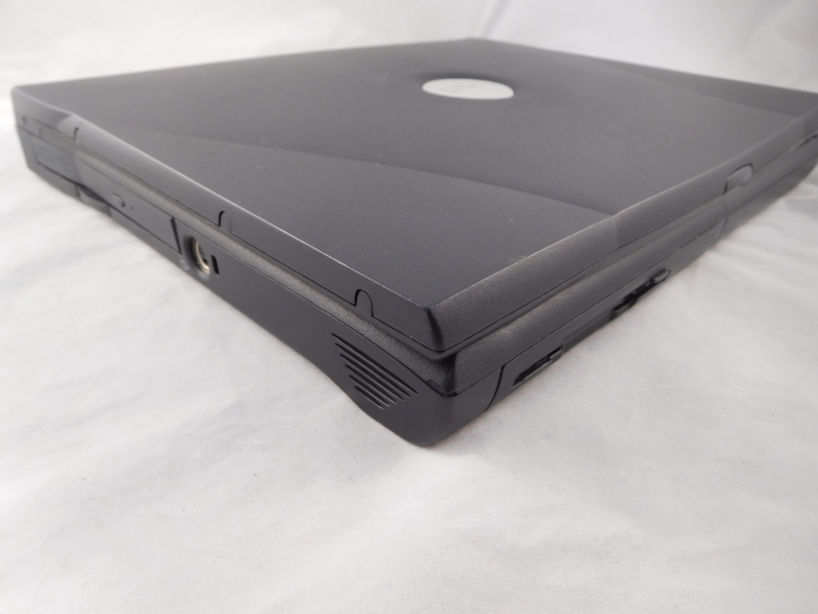 Dell Latitude C800 Pentium III 850Mhz 128MB 20GB 15″ Bad Battery No OS