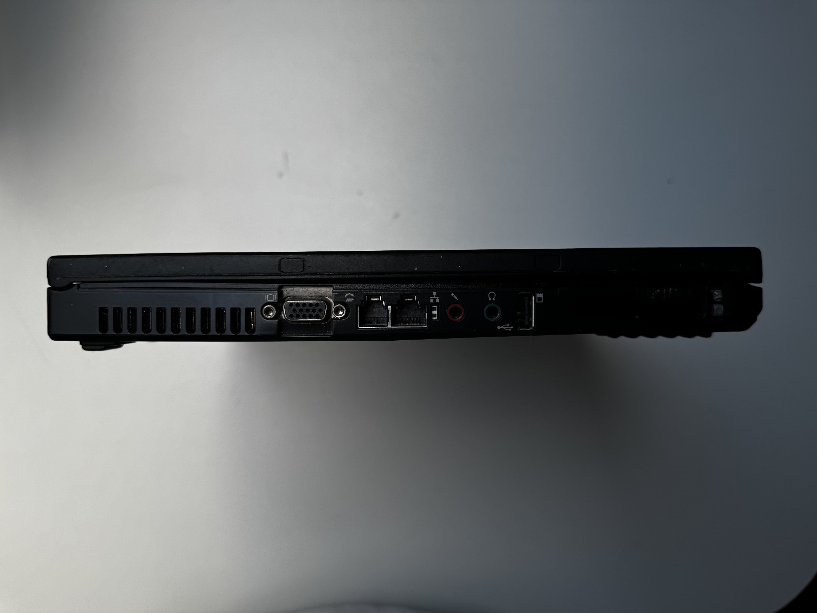 14.1″ Lenovo/IBM ThinkPad T60 – Core 2 Duo T7200 2.0 Ghz, 4 GB RAM, 120 GB SSD