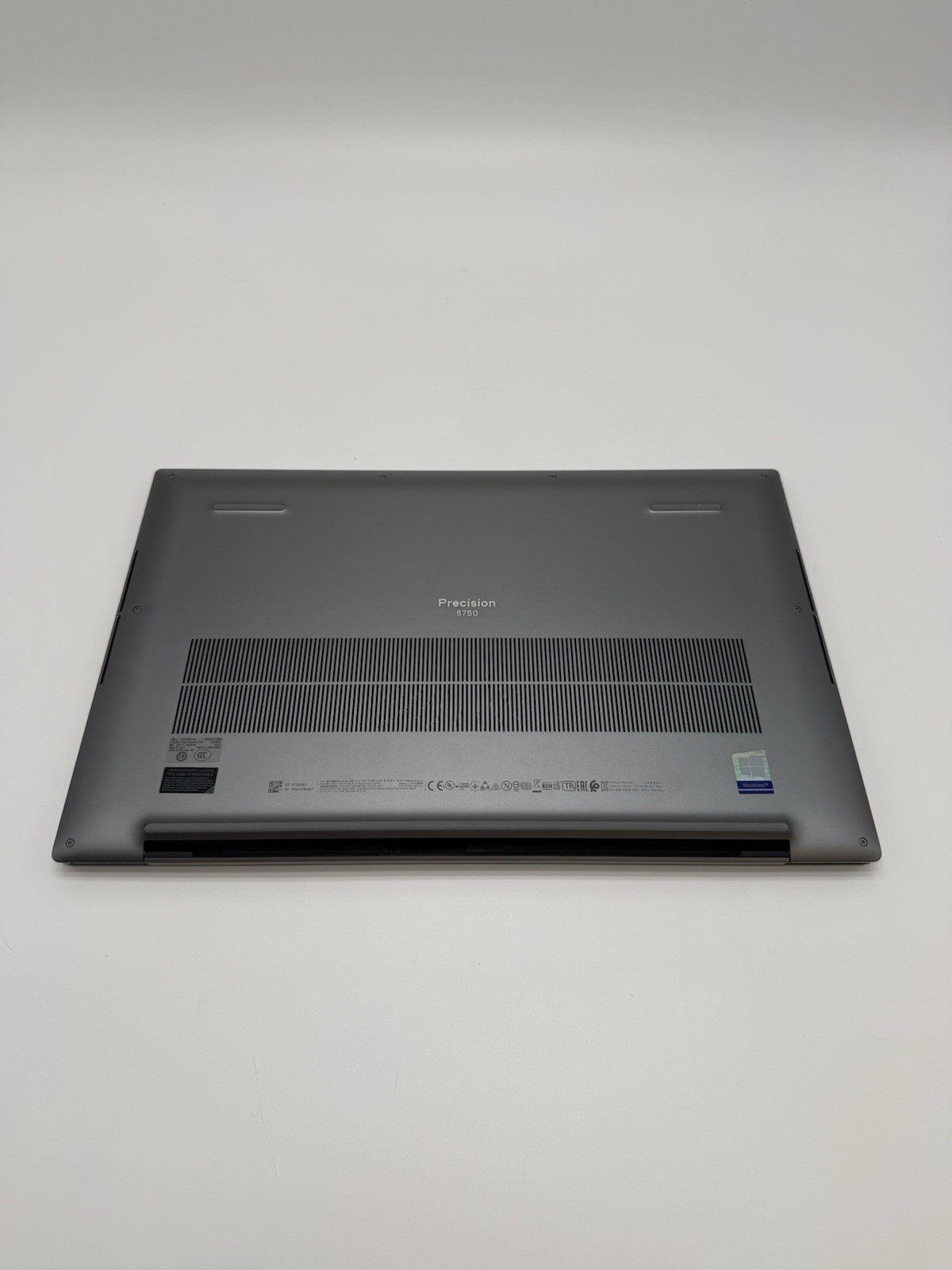 Dell Precision 5750 17 FHD+ i7-10850H | Quadro T2000 | 32GB | 512GB SSD | Win11P