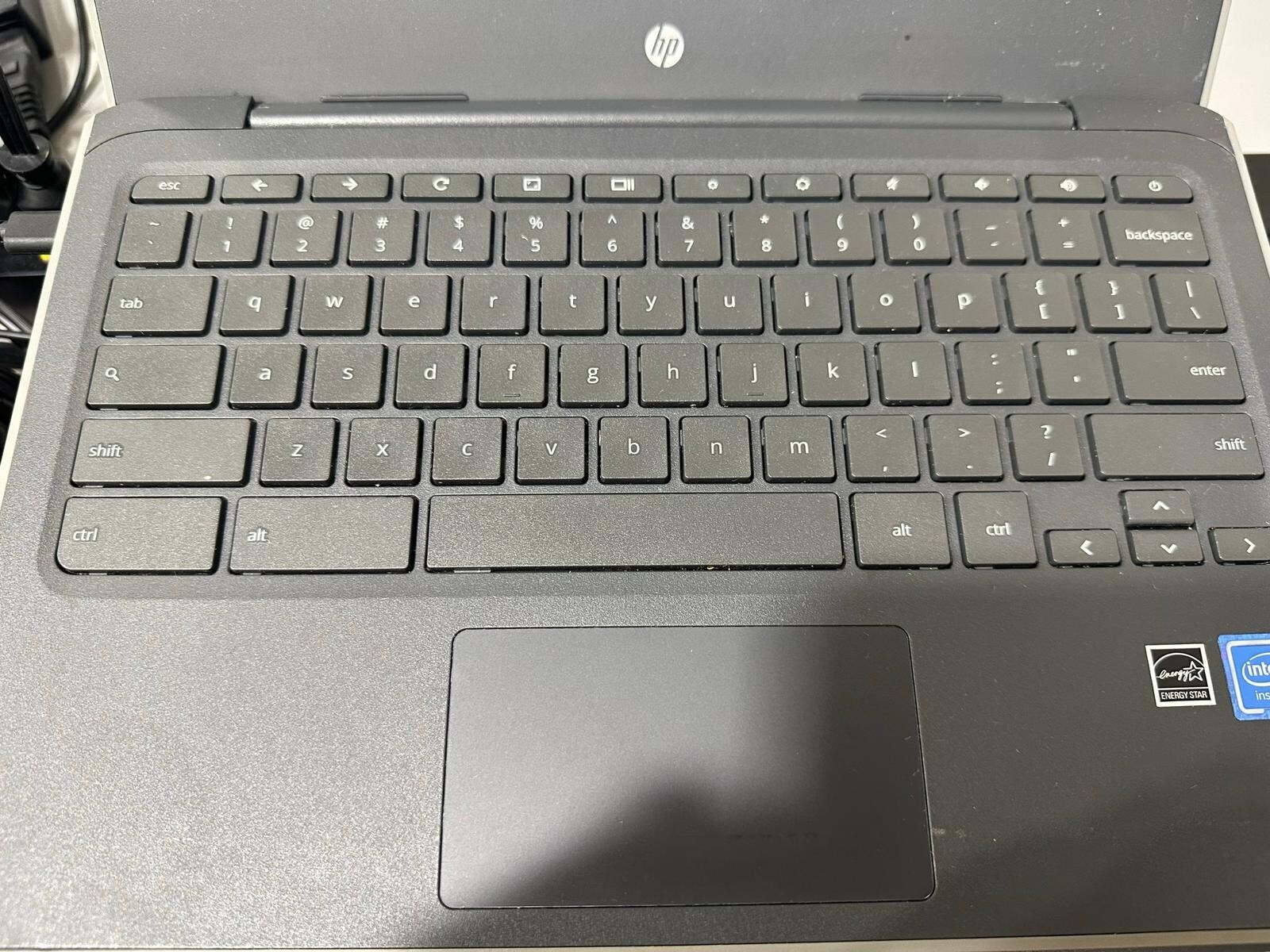HP 11 G6 EE 3NU57UT#ABA 11.6-in 4GB 16 SSD, Chrome OS works good ** SEE PHOTOS**