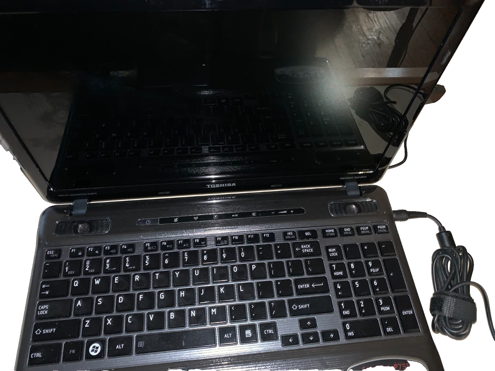LAPTOP INTEL icore 7 cpu 2.20GHz 32mb Graphic card storage 699GB 64 SYSTEM