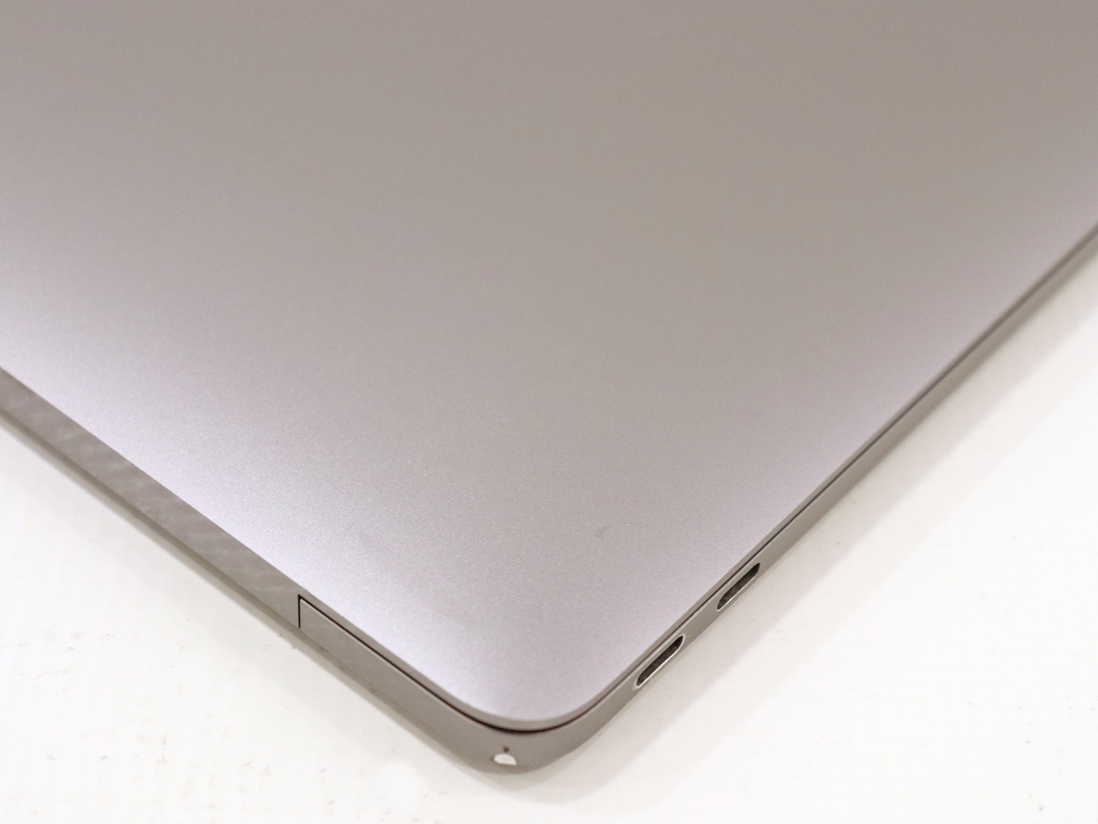 Apple MacBook Pro A1708 13.3″ Intel i5-7360U 8GB RAM 256GB SSD – As Is Cracked