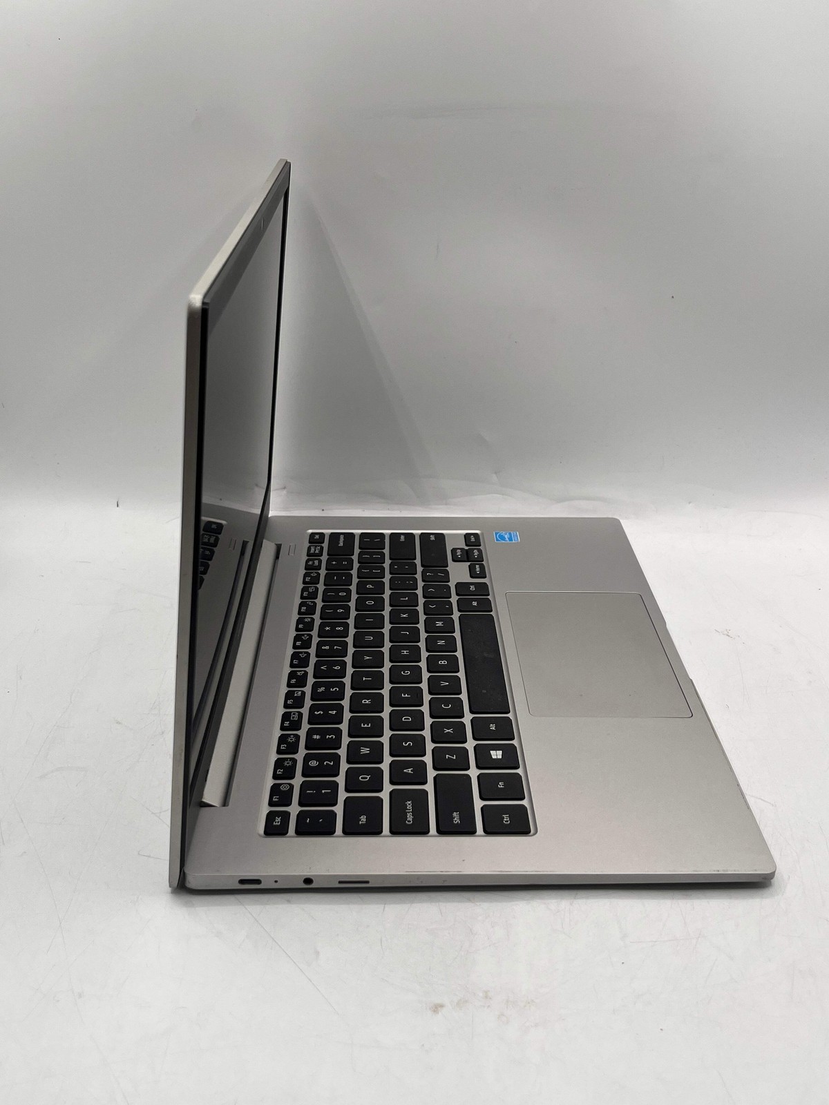 Samsung Galaxy Book Go 14-inch 2021 Snapdragon 7c Gen 2 4GB 128GB Laptop – Broke