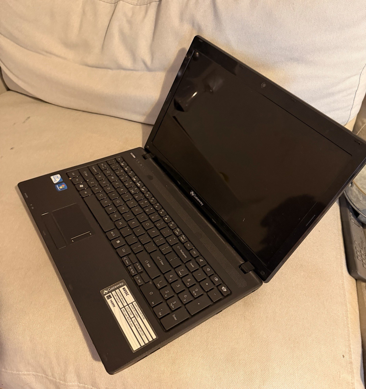 Gateway NV55C Laptop Intel Pentium P6100 3GB RAM 320GB HDD 15.6″ HDMI Webcam DVD
