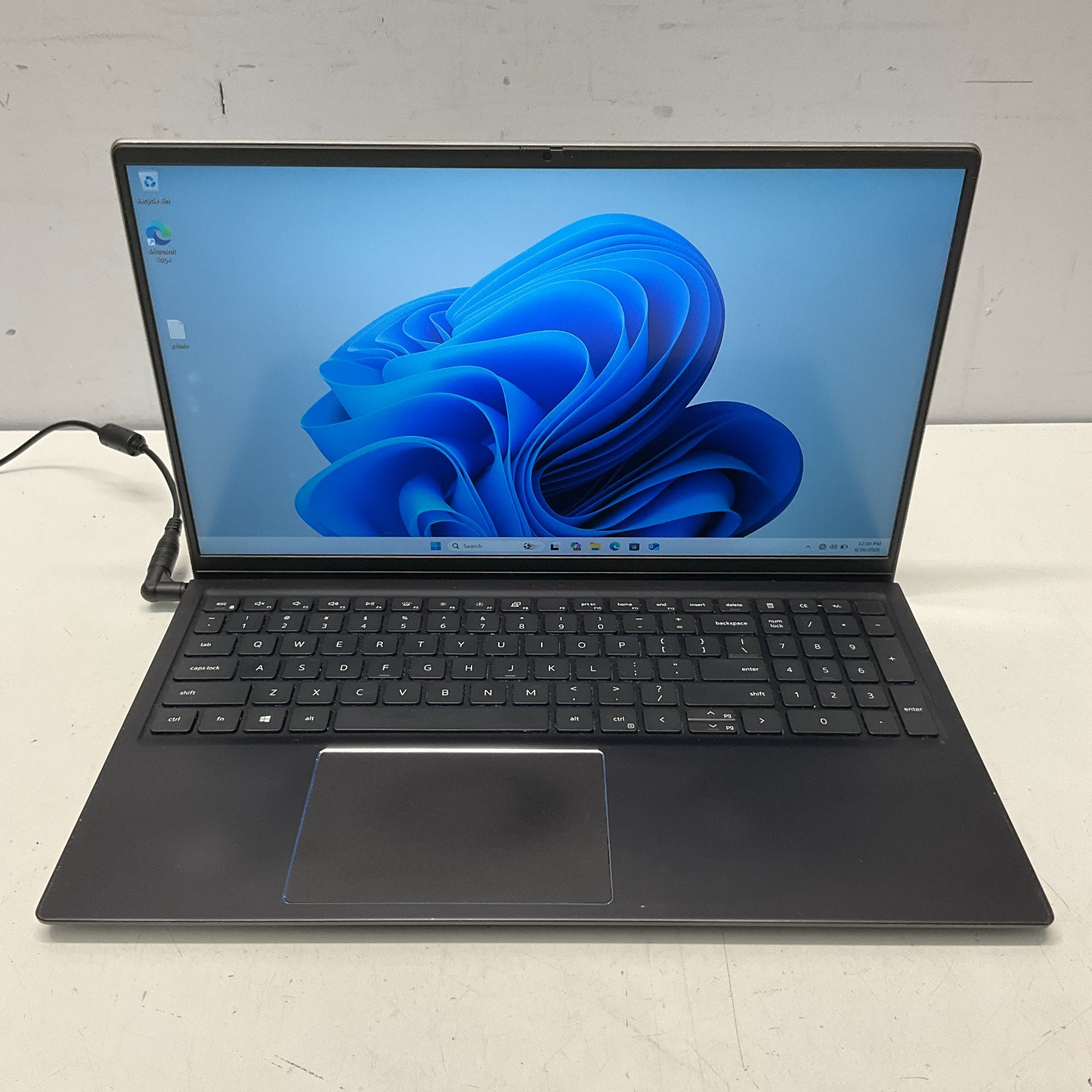 Dell Vostro 15 5510 Intel Core i5-11300H 8GB 256GB SSD Windows 11 Pro Laptop