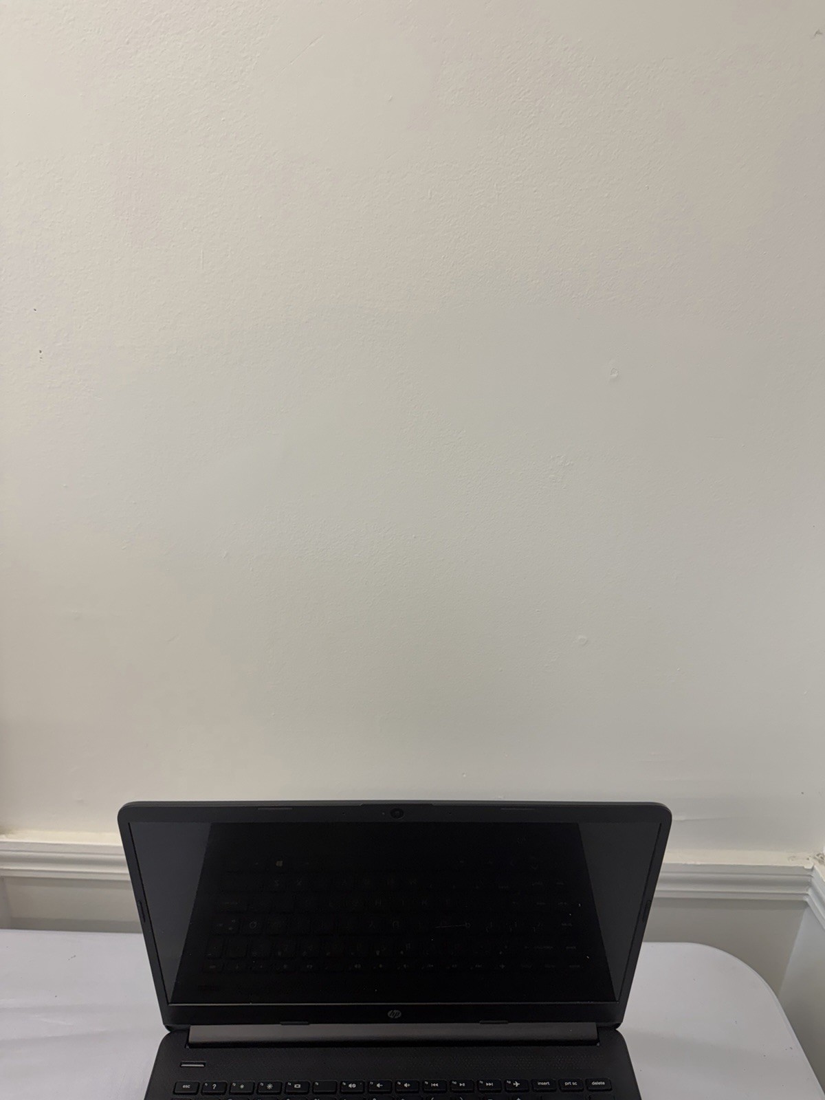 HP 14-dq0001dx Laptop – Good Screen – Intel Celeron N4020 – Read Des