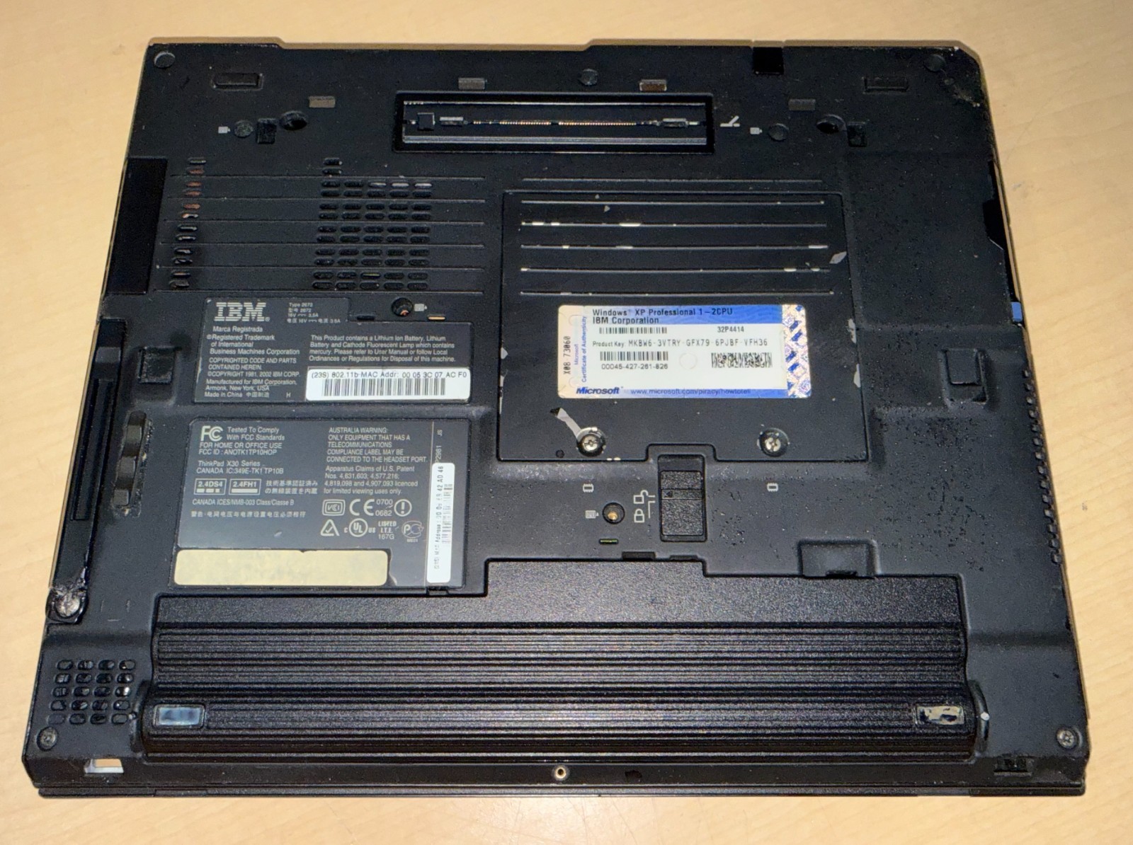 IBM ThinkPad T30 Type 2672 Laptop with Docking Station and Power Adapter KL