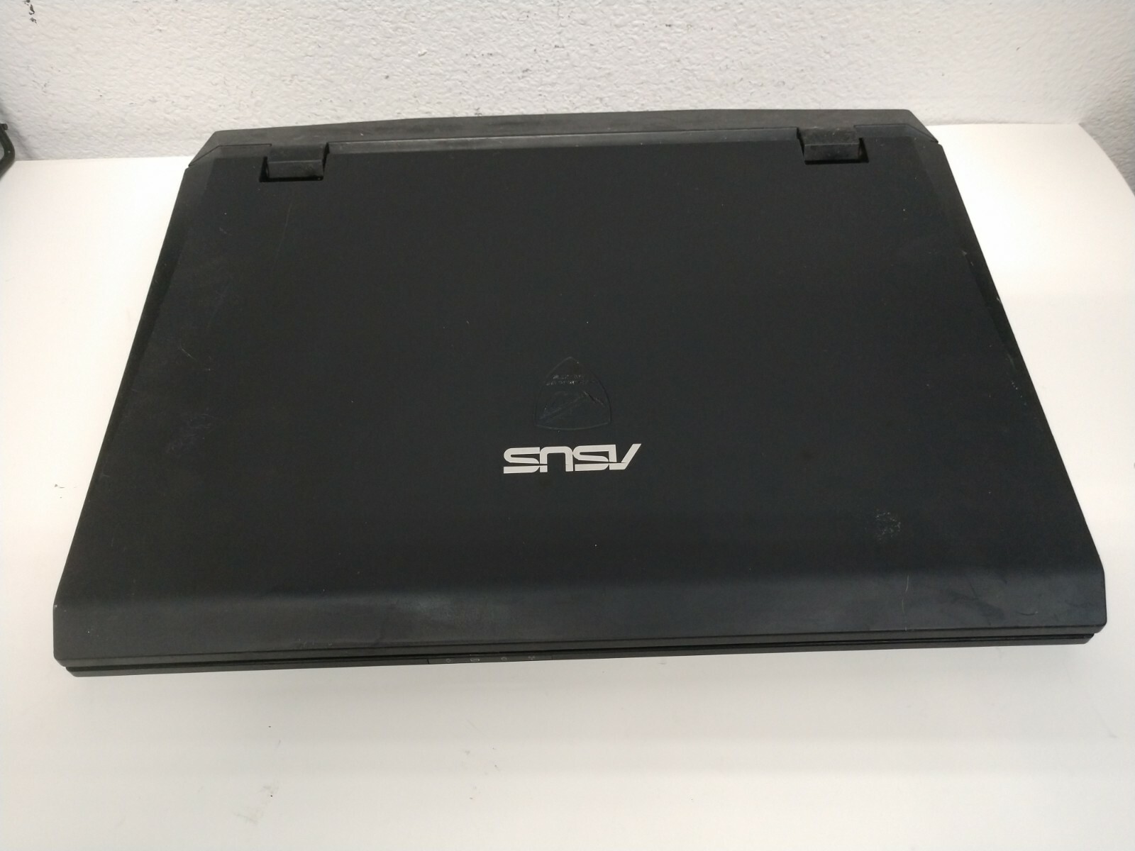 ASUS G73J 17.3″ Intel Core i7 Q720 1.60GHz 6GB DDR3 256GB SSD DVD Win10 AMD 5800
