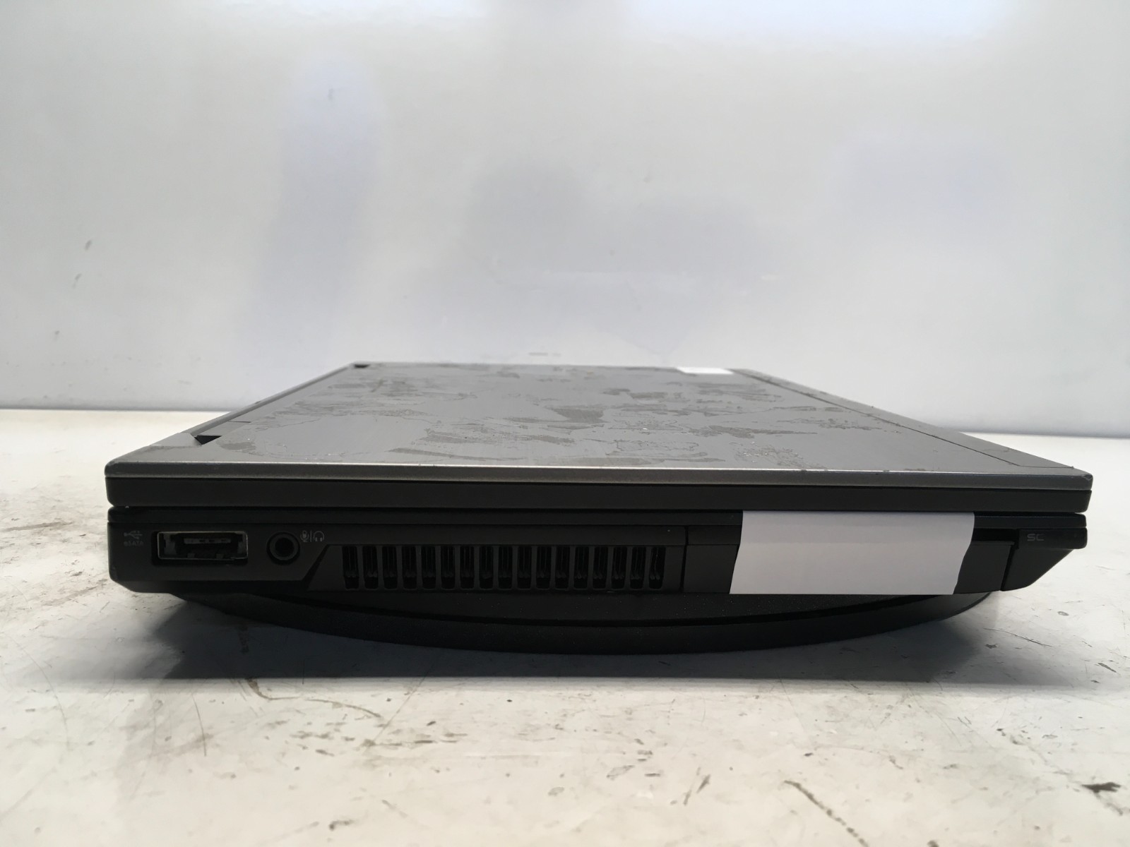 Dell Latitude E4310 Intel i5-M520 2.4GHz 4 GB NO HDD/Battery