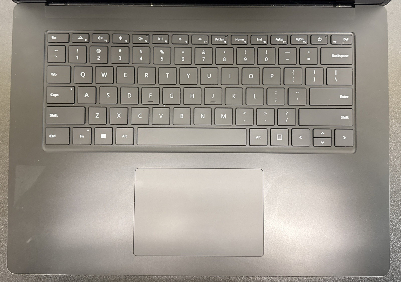 Microsoft Surface Laptop 3 | 15″| i5-1035G7 | 16GB RAM | 256GB | Win 11