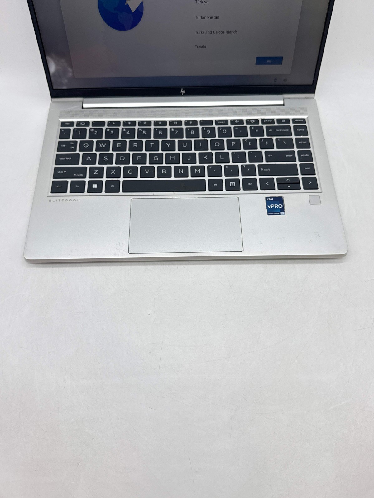 HP EliteBook 640 G10 14.0″ Touch Core i5-1335U 256GB SSD 8GB RAM – Screen Marks