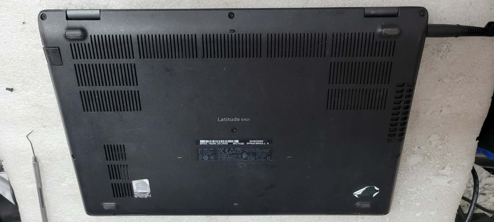 Dell Latitude 5401 Laptop i7 9850H @ 2.60GHZ – 14″ FHD – 4GB RAM – No SSD/OS