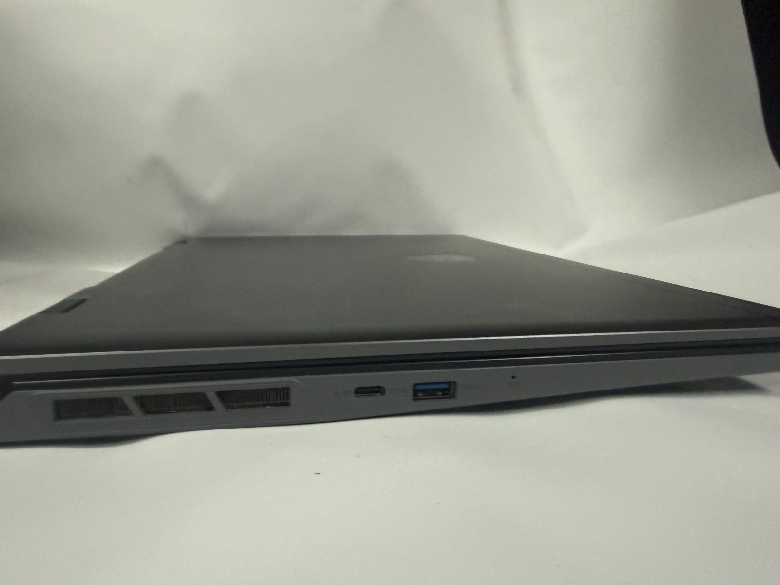 MSI Sword 17 HX B14V – 4TB SSD- i9 14900HX – 32GB DDR5- RTX 4070-MS Office 21 P
