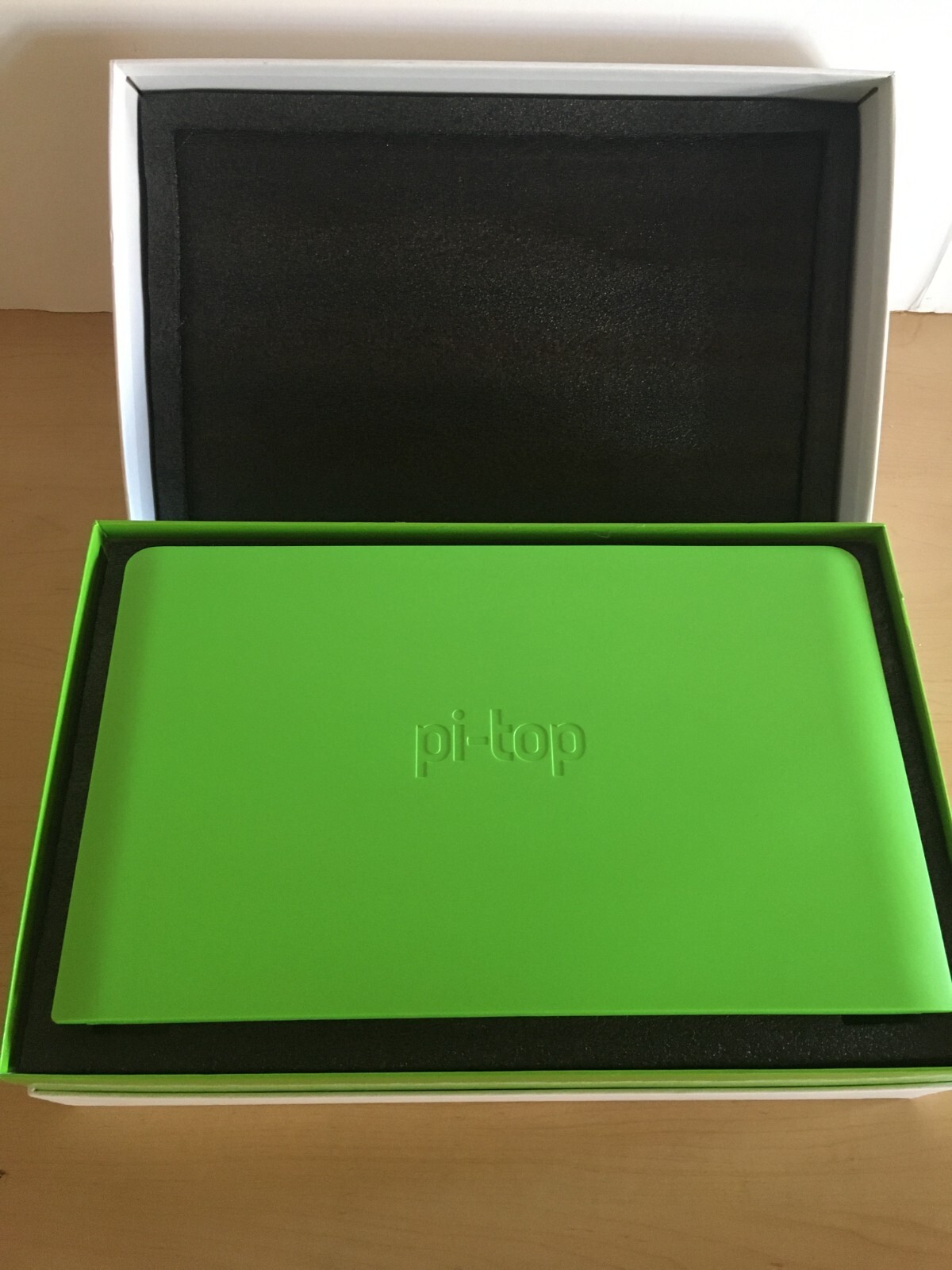 Pi-Top Laptop Development Kit, Keyboard – Green – USA 13.3in, PiTop Hub, & more!