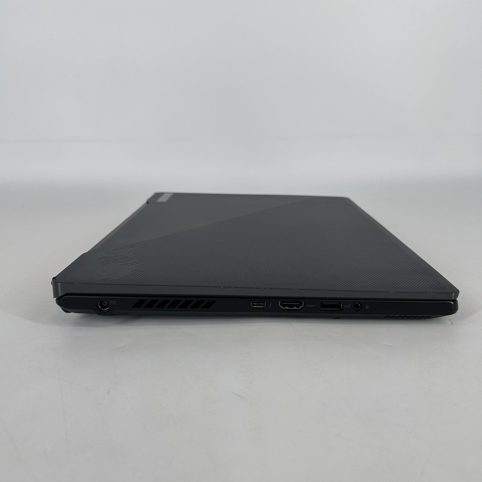 Asus ROG Zephyrus M16 GU604 240Hz QHD+ i9-13900H 16GB 1TB RTX 4070 BAD USB PORTS