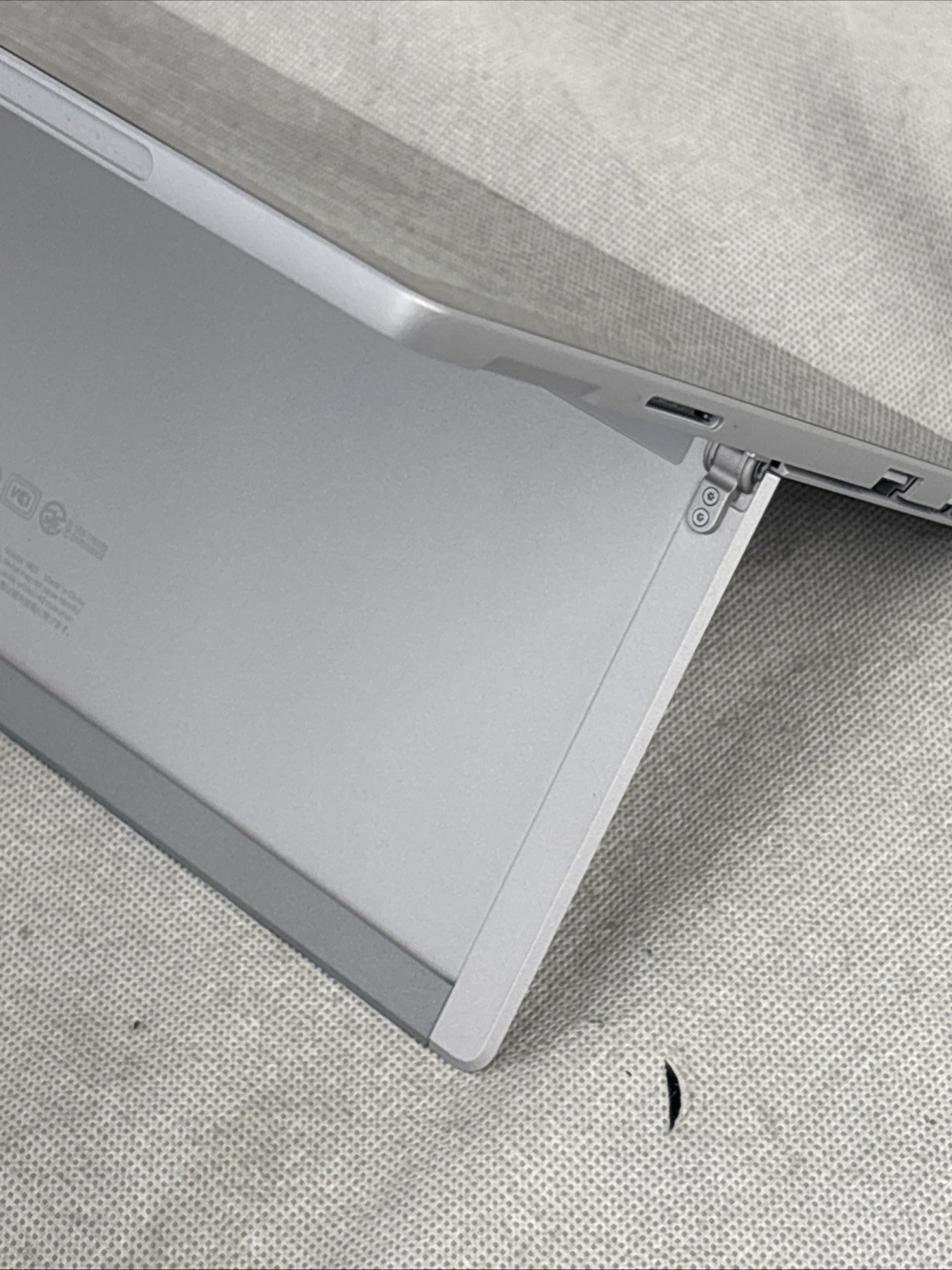 Microsoft Surface Pro 5 (1807, 128GB, Intel i5 7th, 4GB) Cellular – Platinum