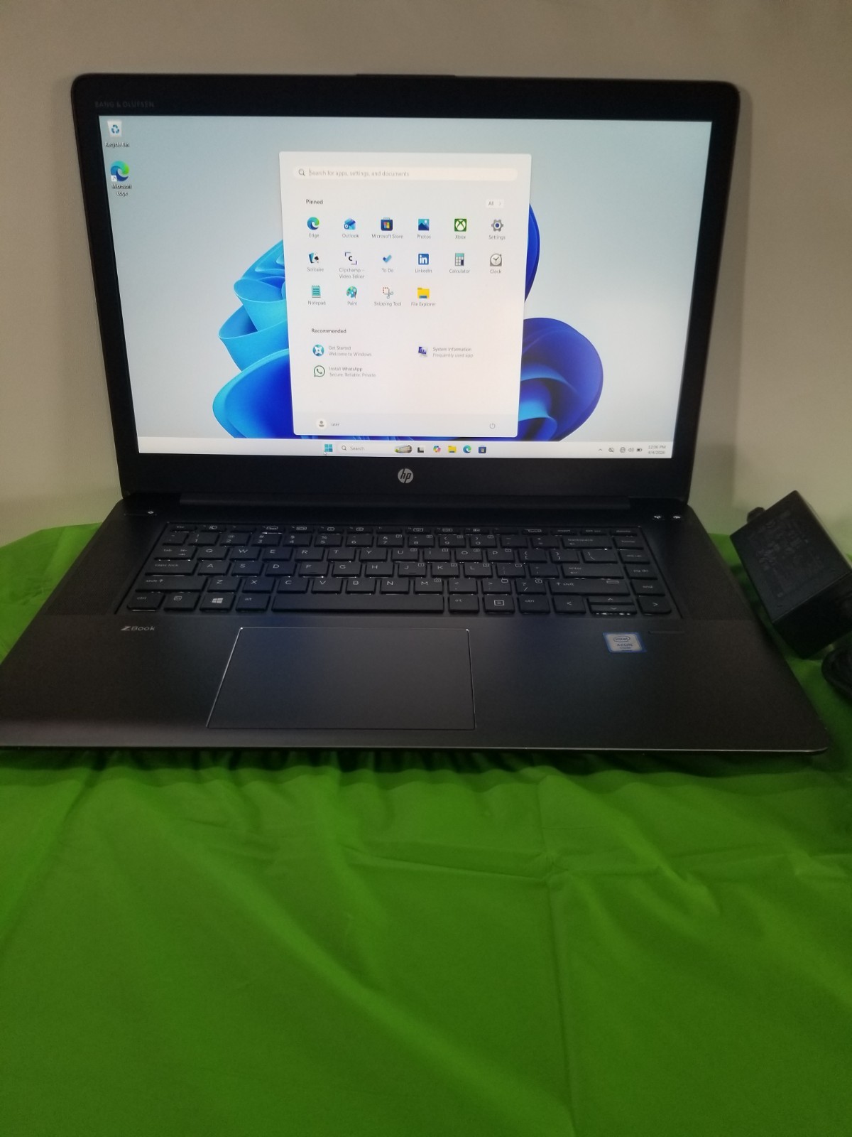 HP ZBook 15 G3 15.6” Xeon E3-1545M V5 2.90GHz 16GB RAM 256GB NVMe WIN 11