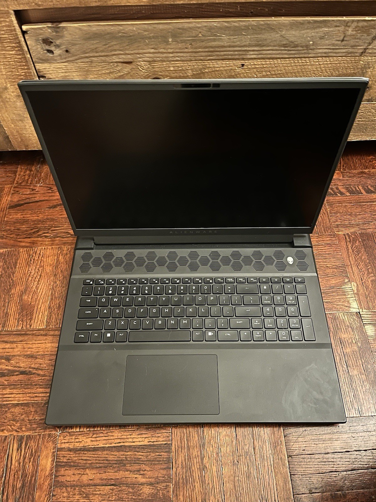 Dell Alienware M18 R2 165Hz 2.2 GHz i9-14900HX 32GB 2TB SSD RTX 4090
