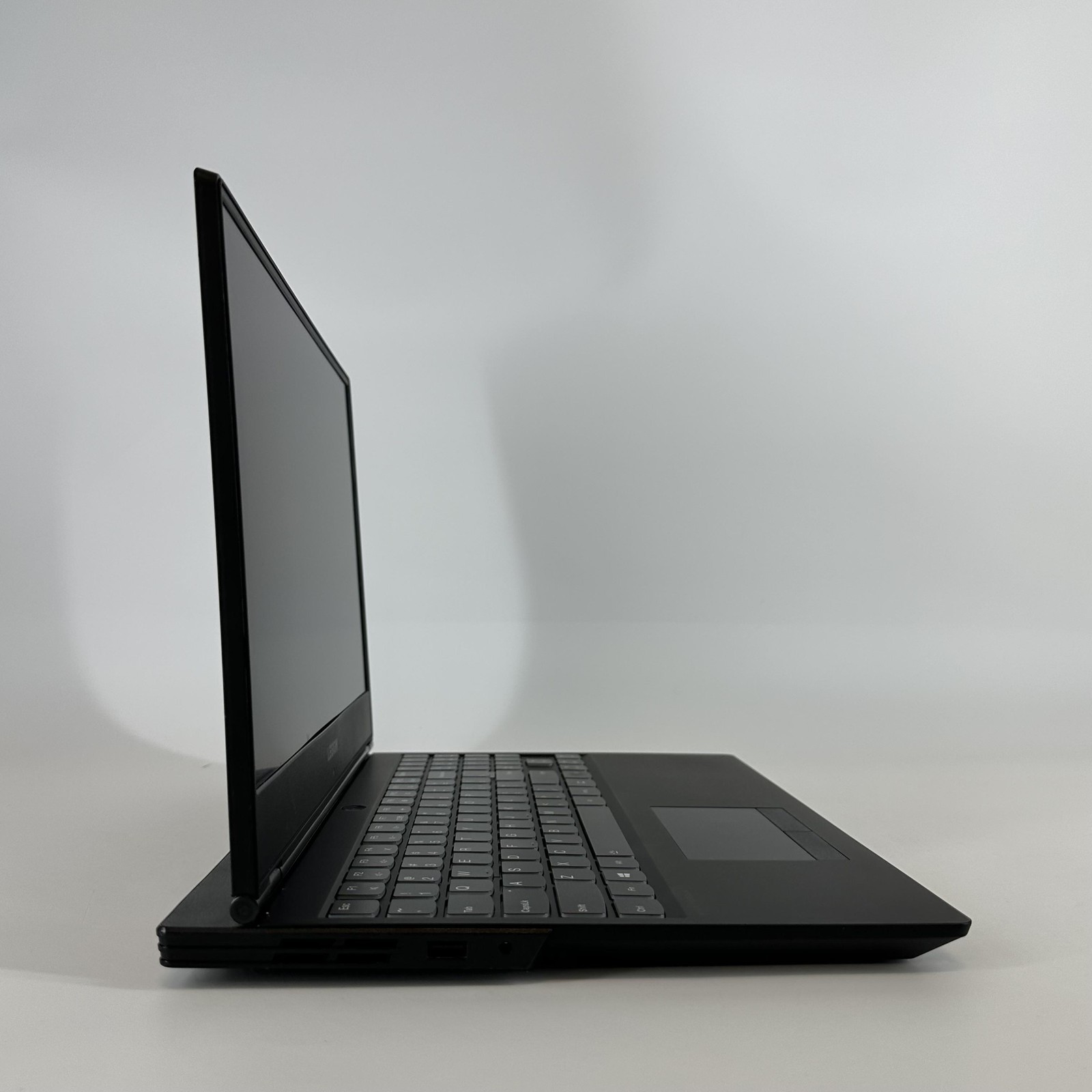 Lenovo Legion Y540 15 143Hz FHD i7-9750H 2.60GHz 16GB 512GB SSD/1TB HDD RTX 2060