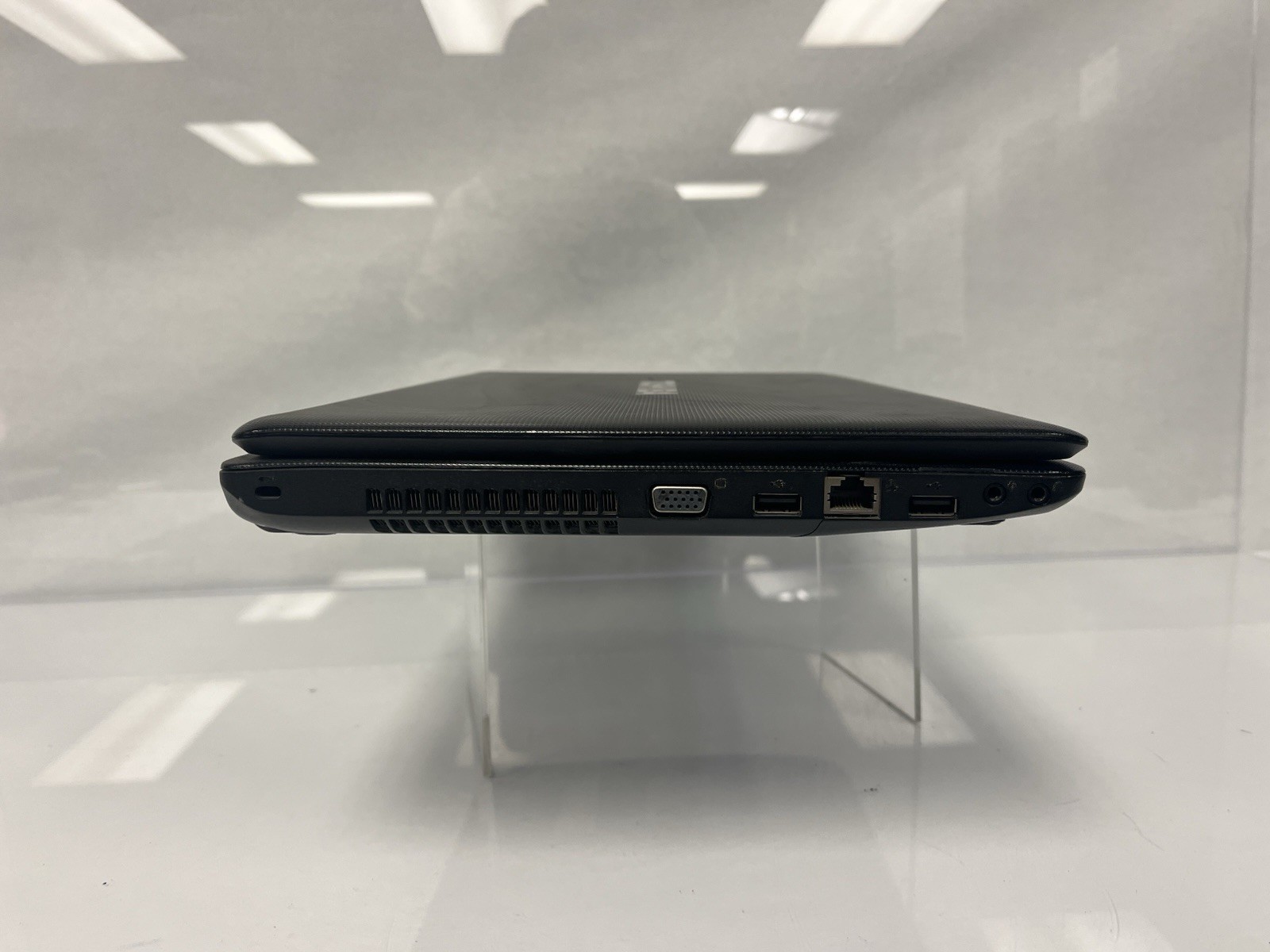 Toshiba C655D-S5088 AMD Athlon II P340 Dual Core 2.20GHz 4GB RAM 500GB HDD