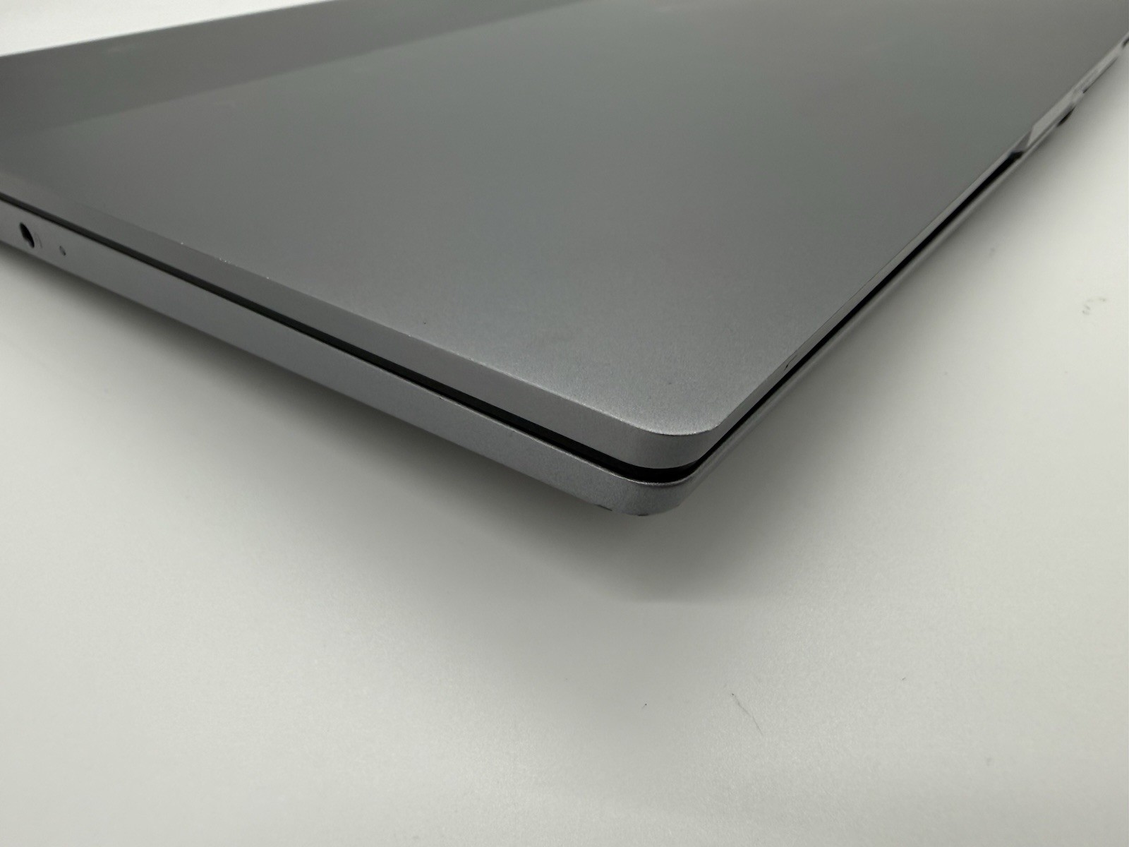 Lenovo ThinkBook 14 G7 IML 14″ Ultra 7 155U 16GB DDR5 512GB SSD Touchscreen