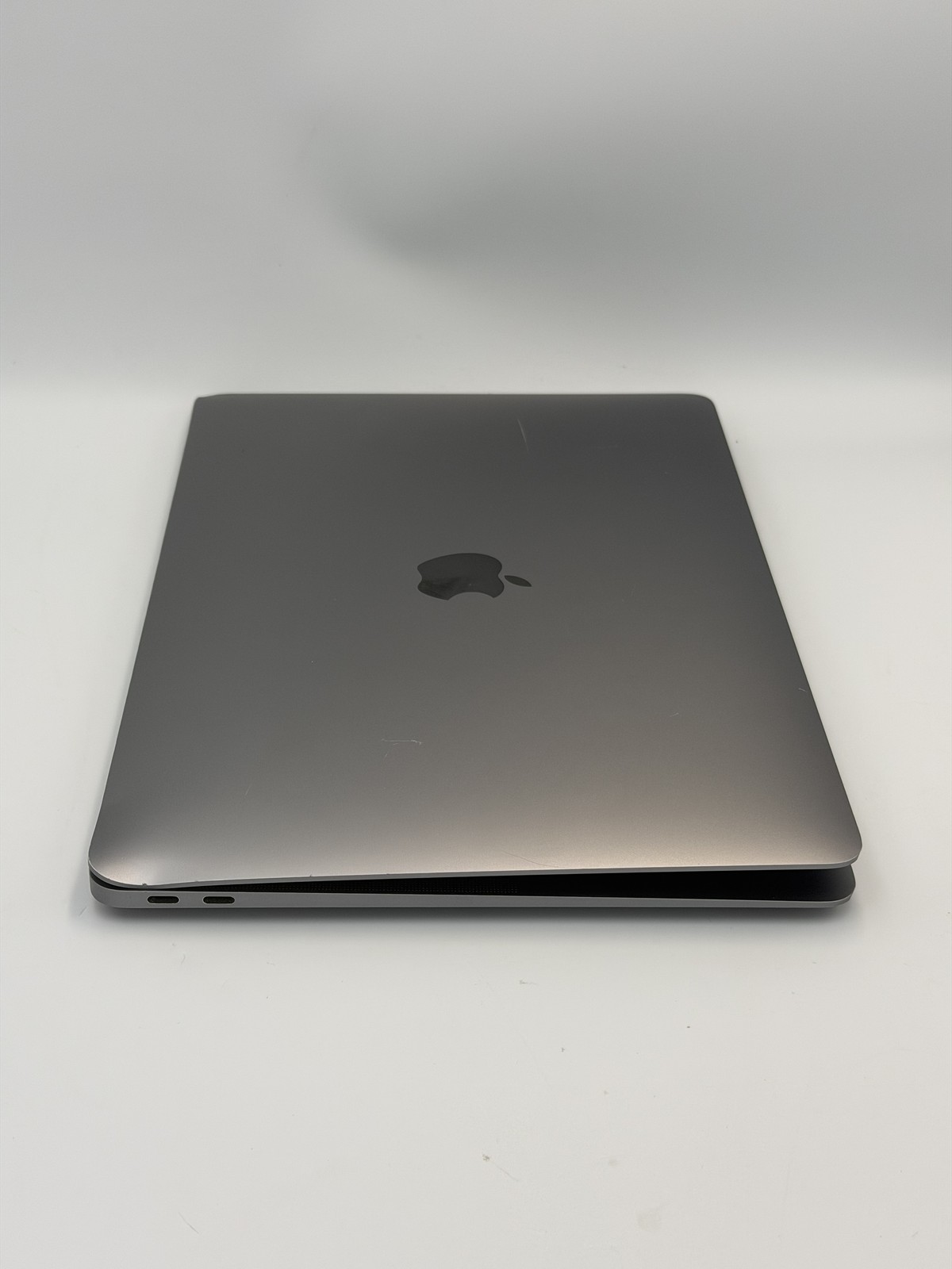 Apple MacBook Air (13-inch) [M1] (2020) M1 8-Core 8GB RAM 256GB SSD