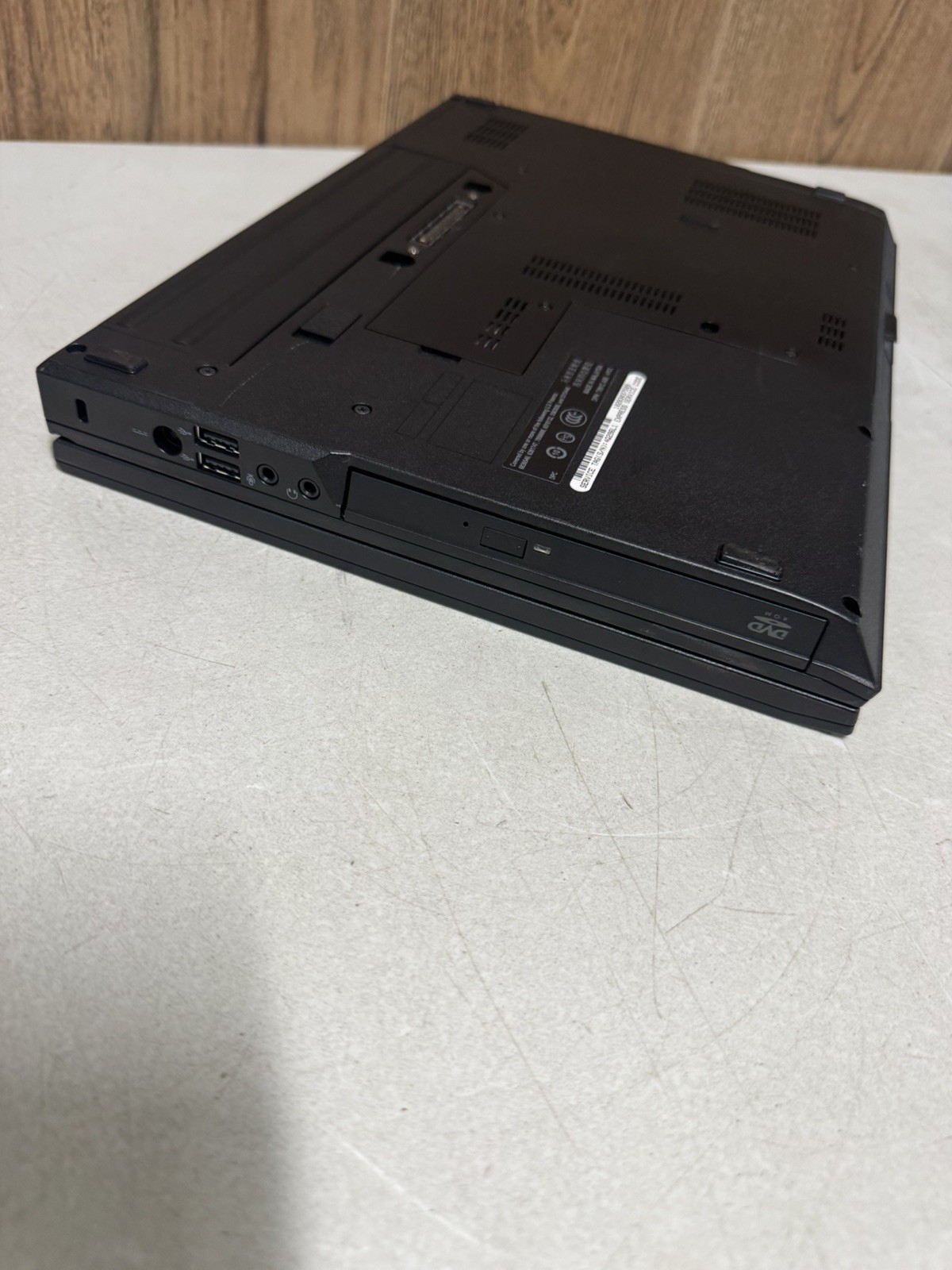 Dell Latitude E5400 14” Core 2 Duo 2GB RAM No HDD No Charger BIOS TESTED