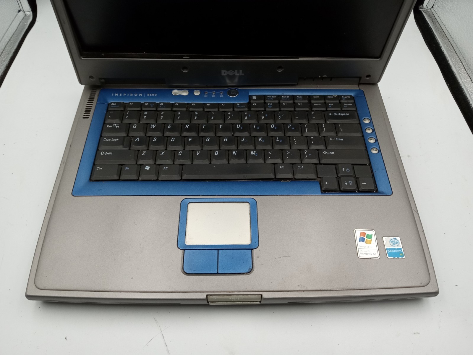 Dell Inspiron 8600 15.4″ Laptop Intel Pentium M 1.5GHz Nvidia FX5200 – READ -RR