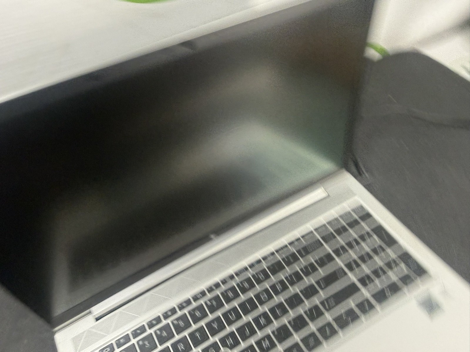 HP EliteBook 850 G7 15.6″ i7-10510U 1.8GHz 4GB DDR4 NO SSD NO BATTERY – READ