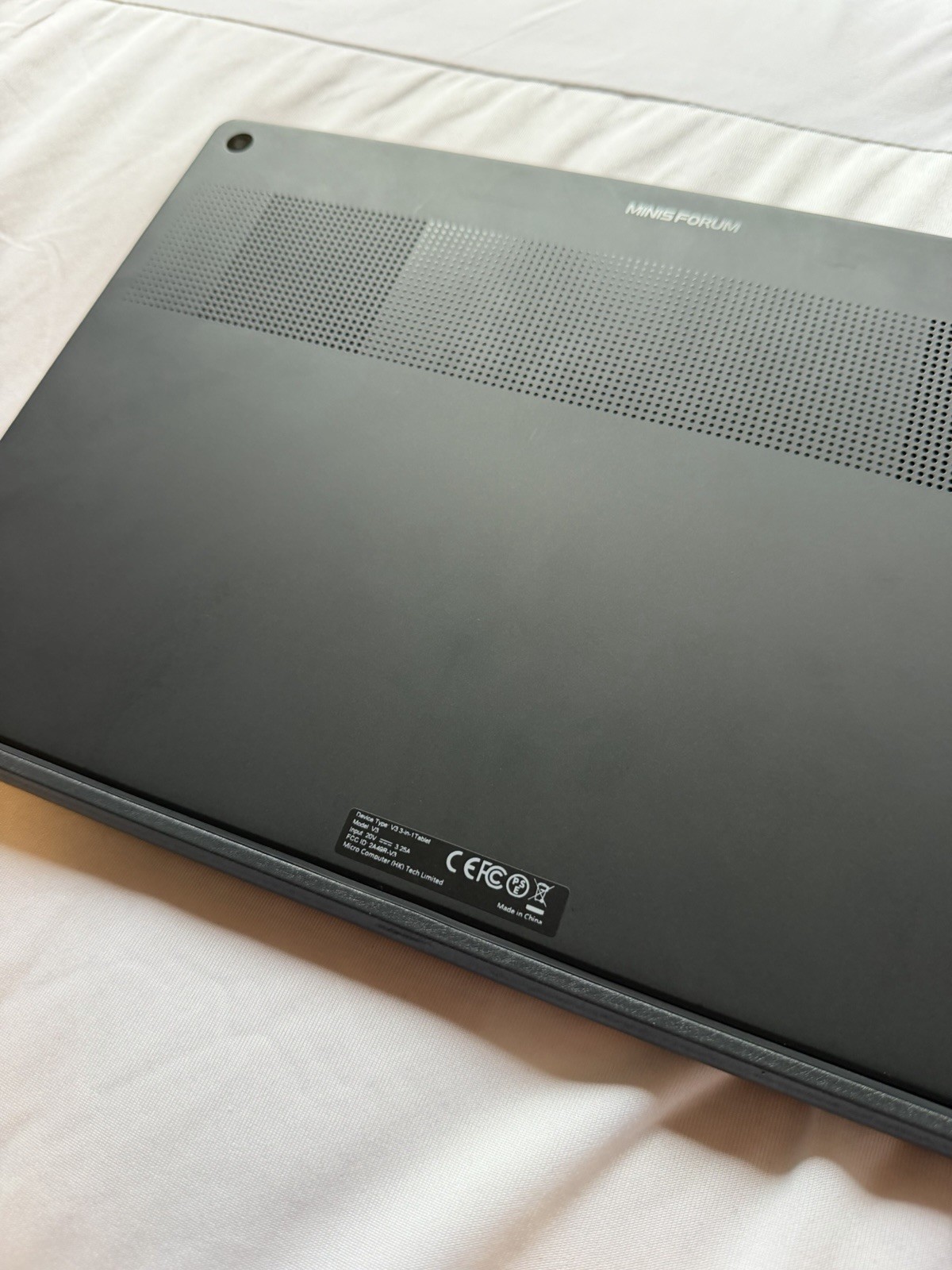 Minisforum V3 14″ 165Hz Tablet Computer (Ryzen 7 8840u, 32GB RAM, 1TB SSD)